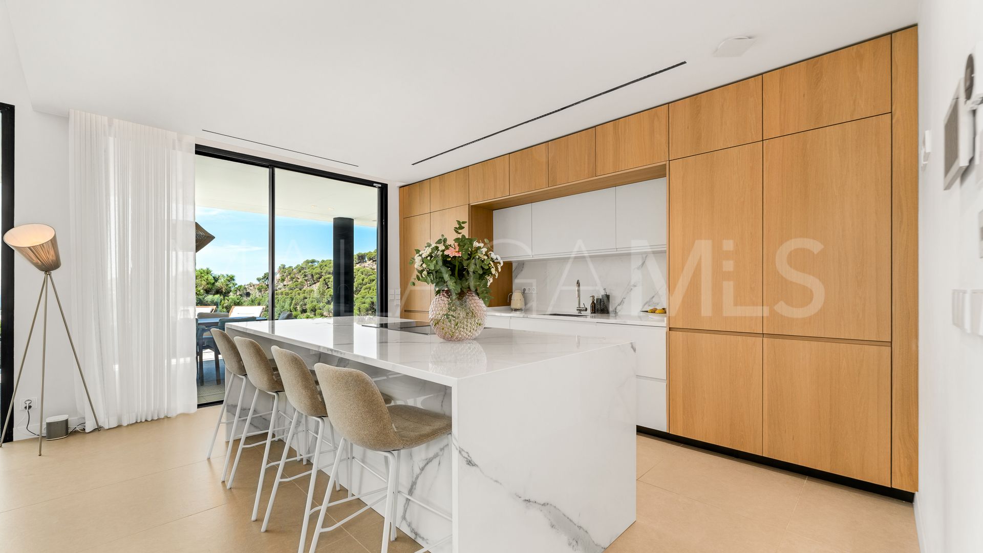 Villa for sale in Benahavis