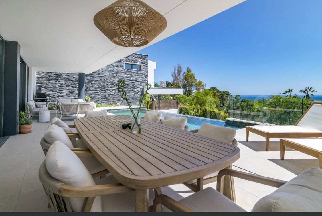 Villa for sale in Benahavis
