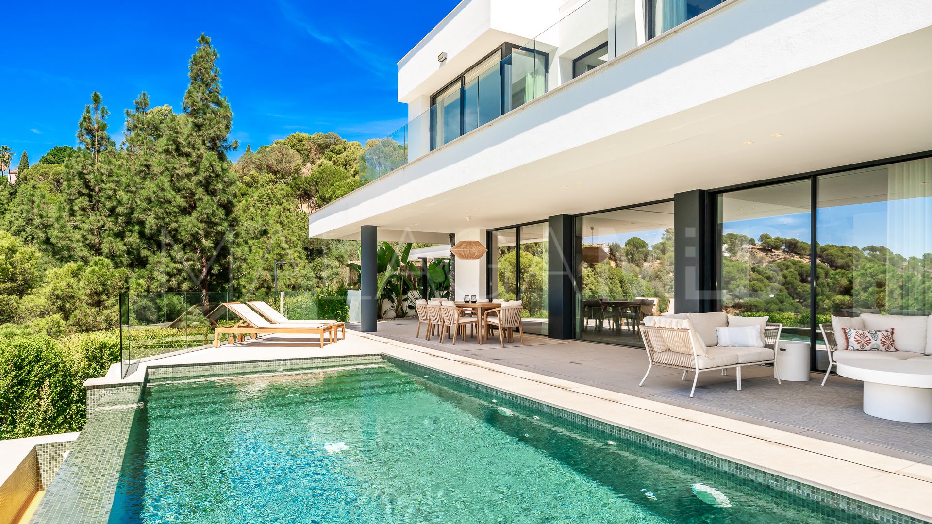 Villa for sale in Benahavis
