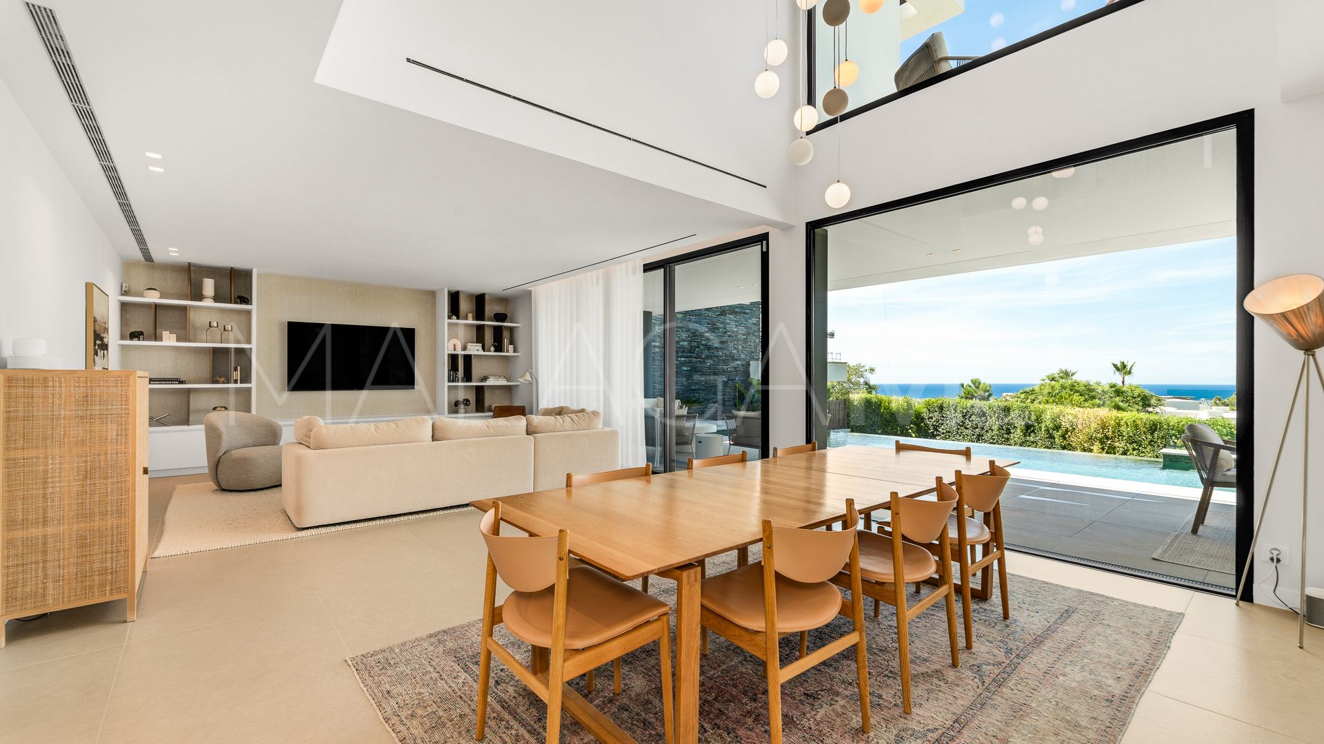 Villa for sale in Benahavis