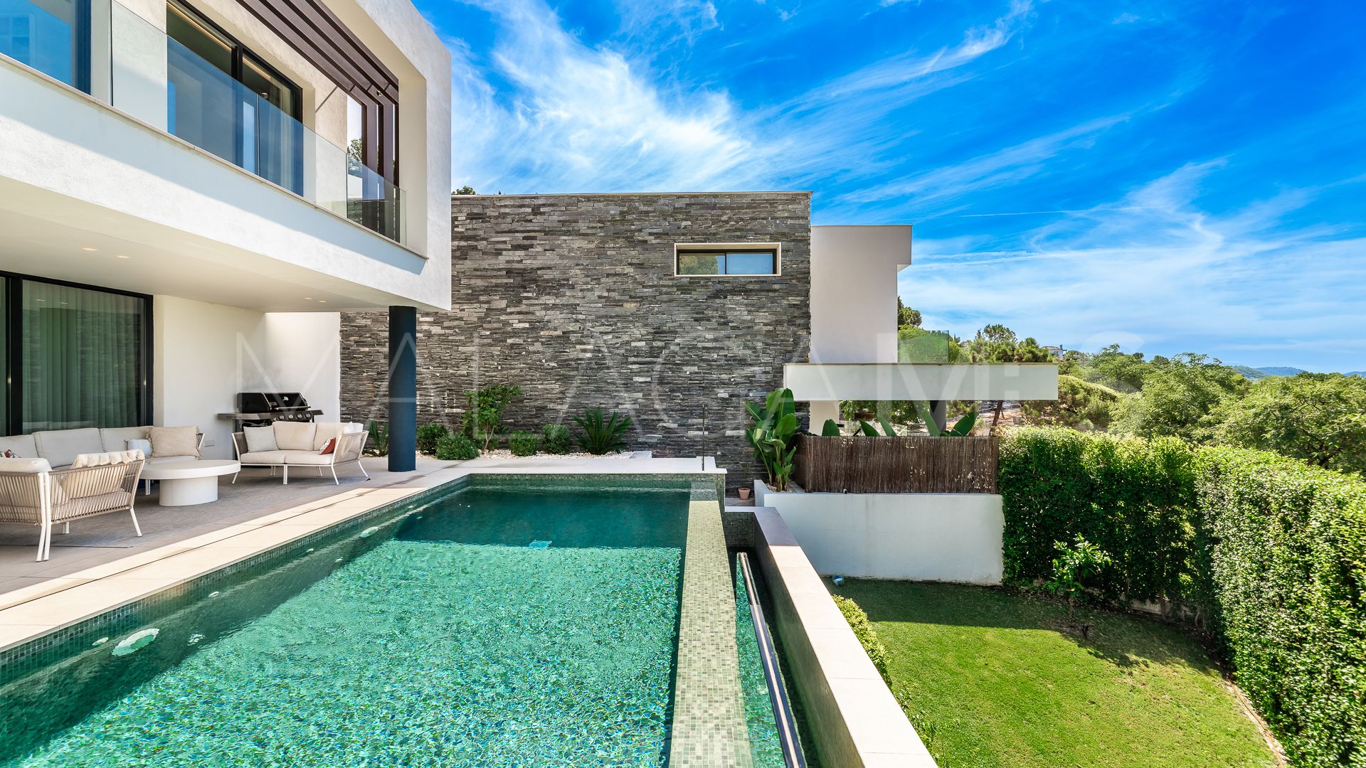 Villa for sale in Benahavis