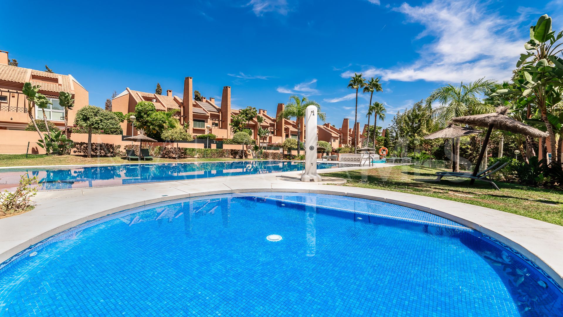 Radhus for sale in Los Monteros