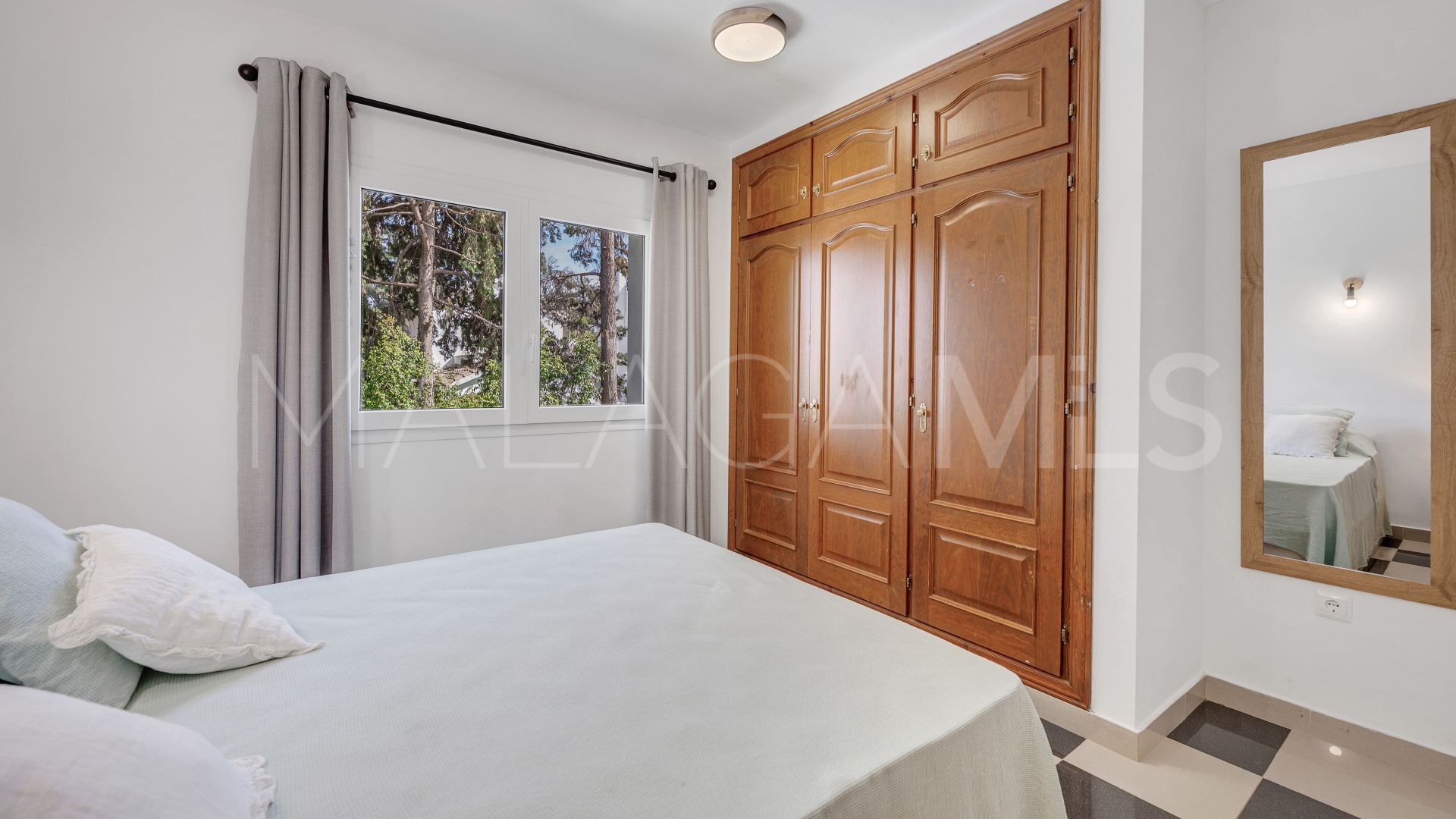 Villa for sale in Artola