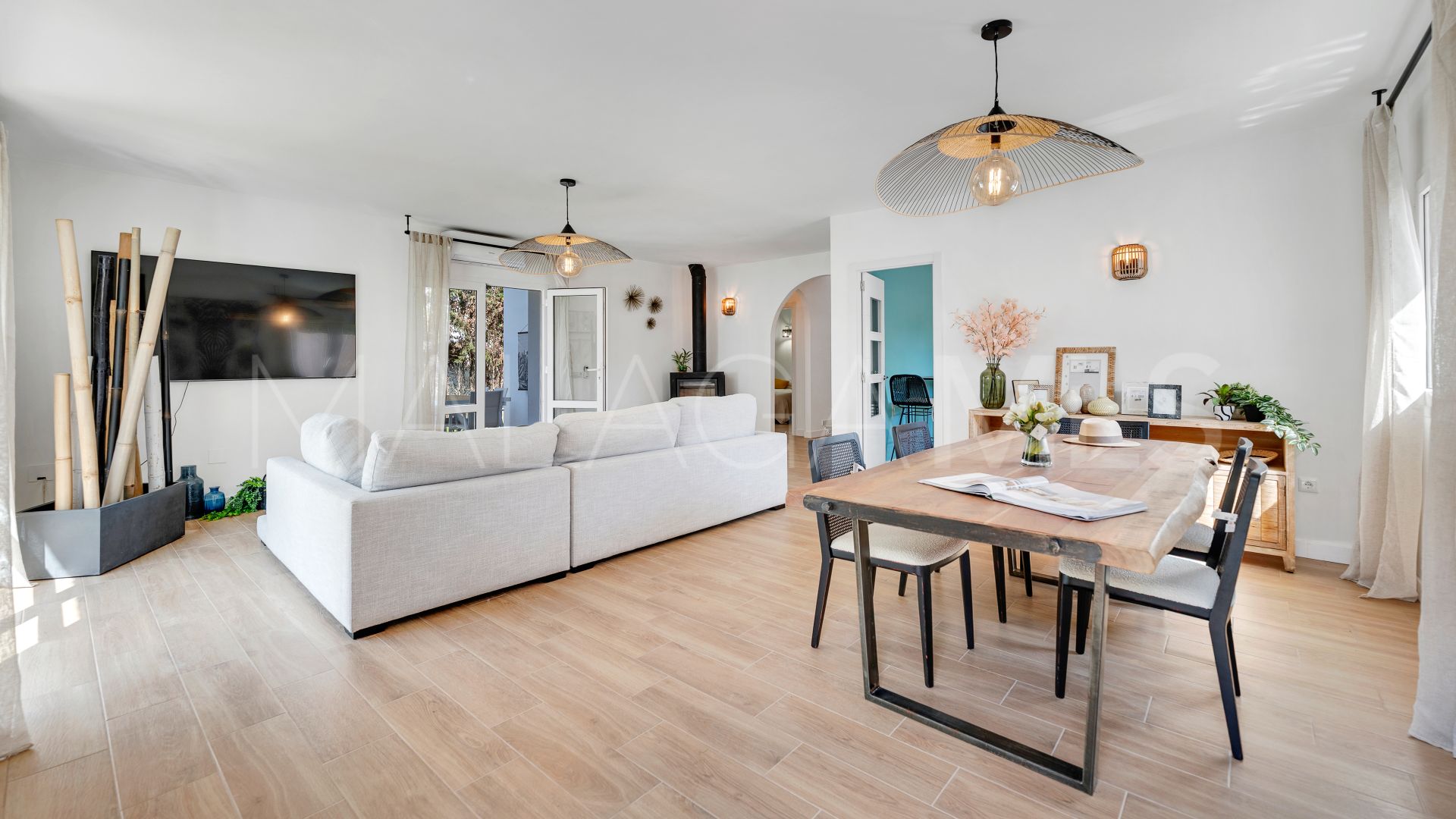 Villa for sale in Artola