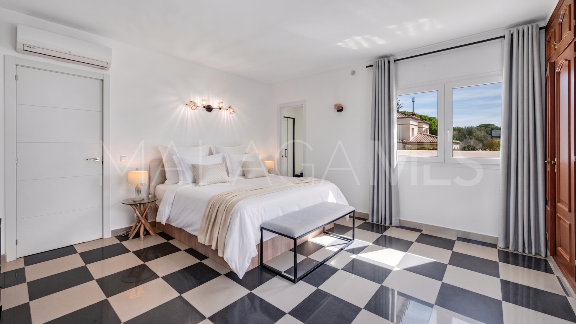 Villa for sale in Cabopino
