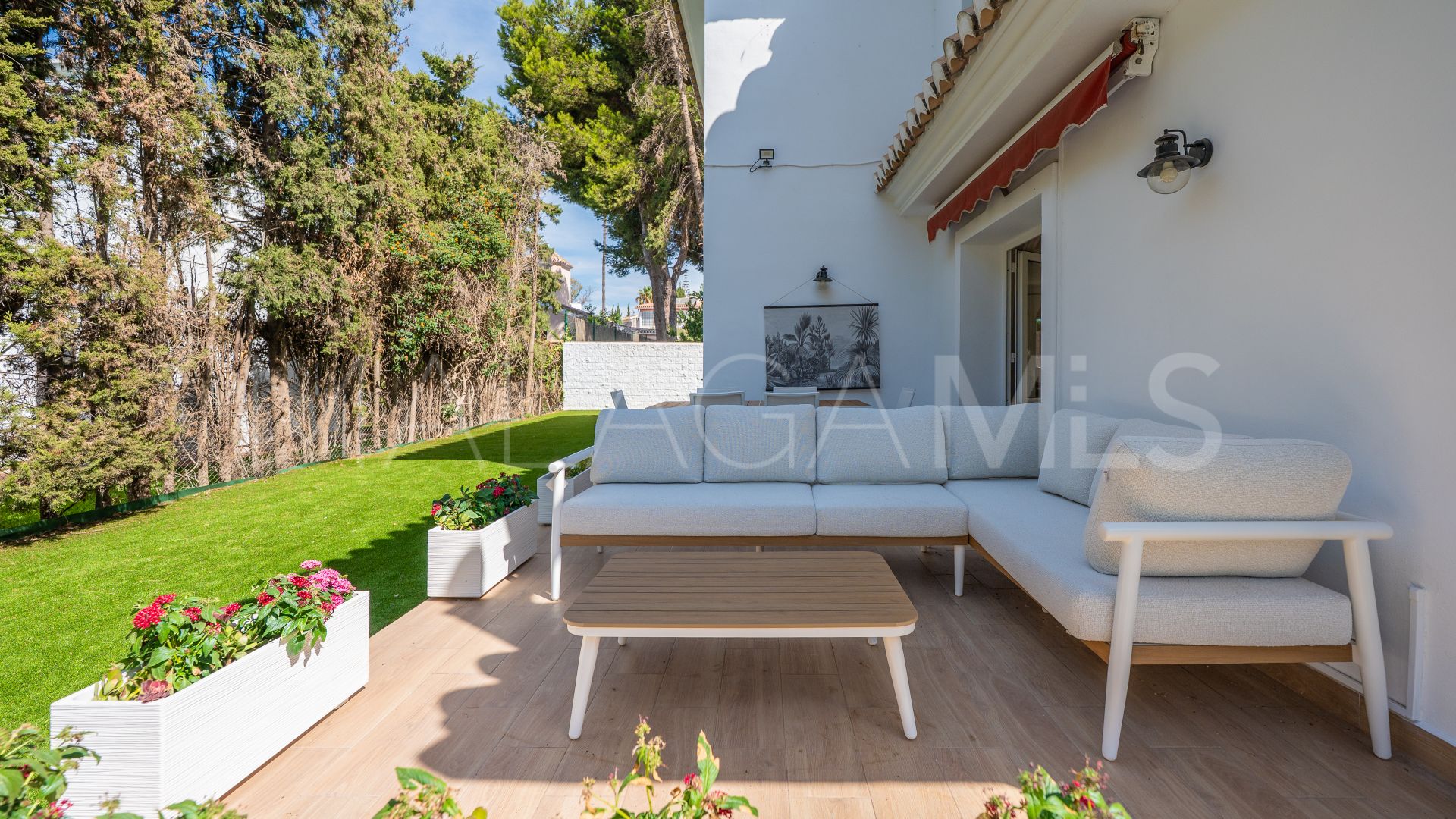 Villa for sale in Artola