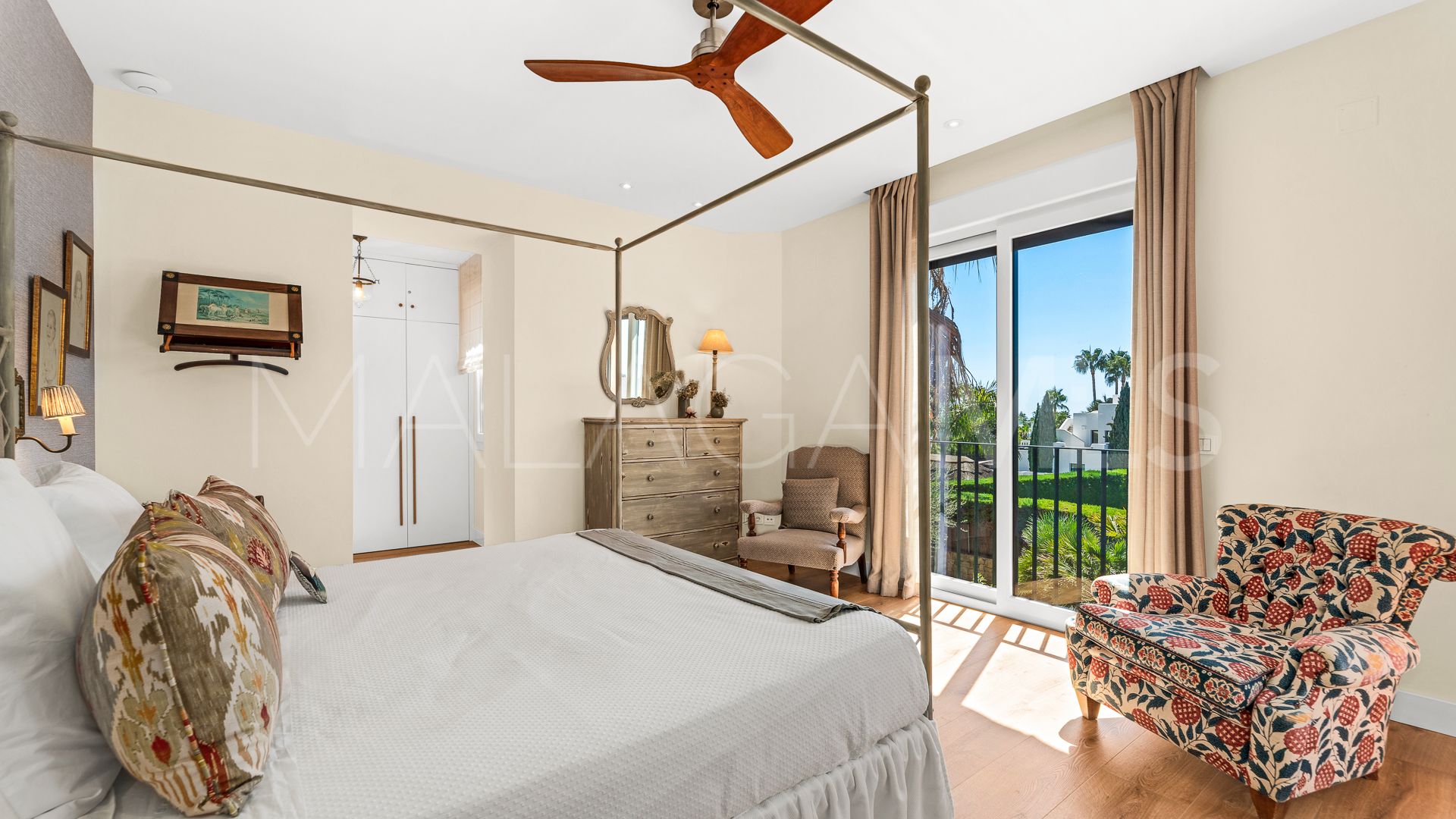 For sale villa with 5 bedrooms in Marbella Golden Mile