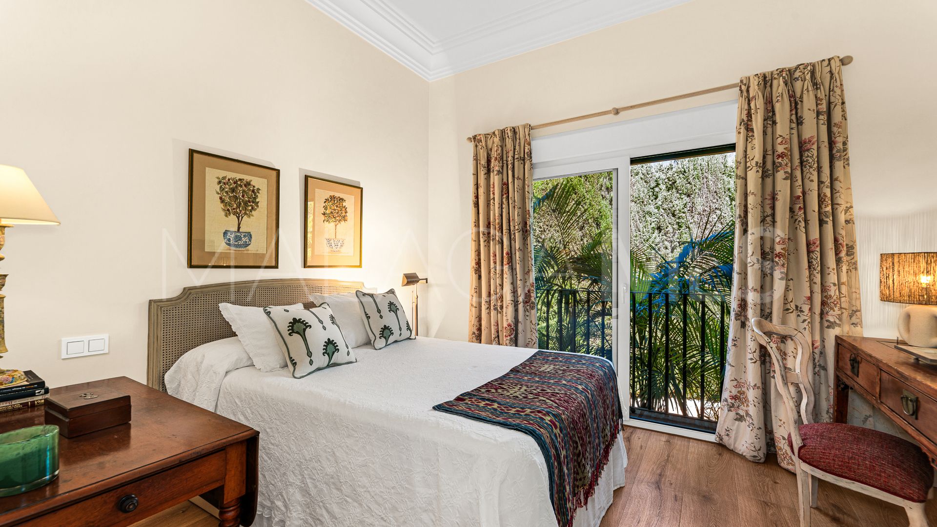 For sale villa with 5 bedrooms in Marbella Golden Mile