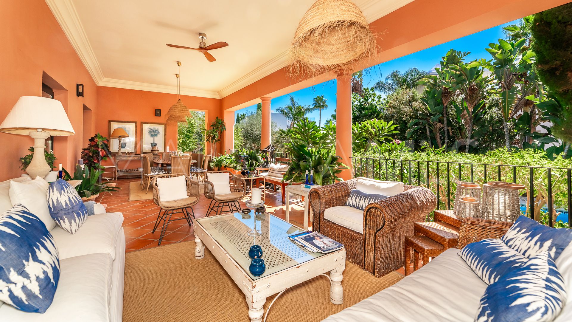 For sale villa with 5 bedrooms in Marbella Golden Mile