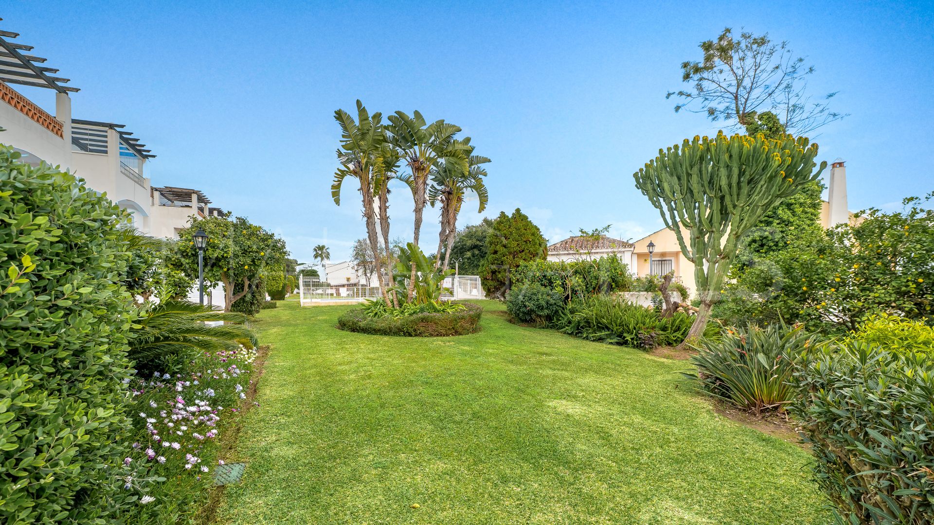 For sale Costabella town house