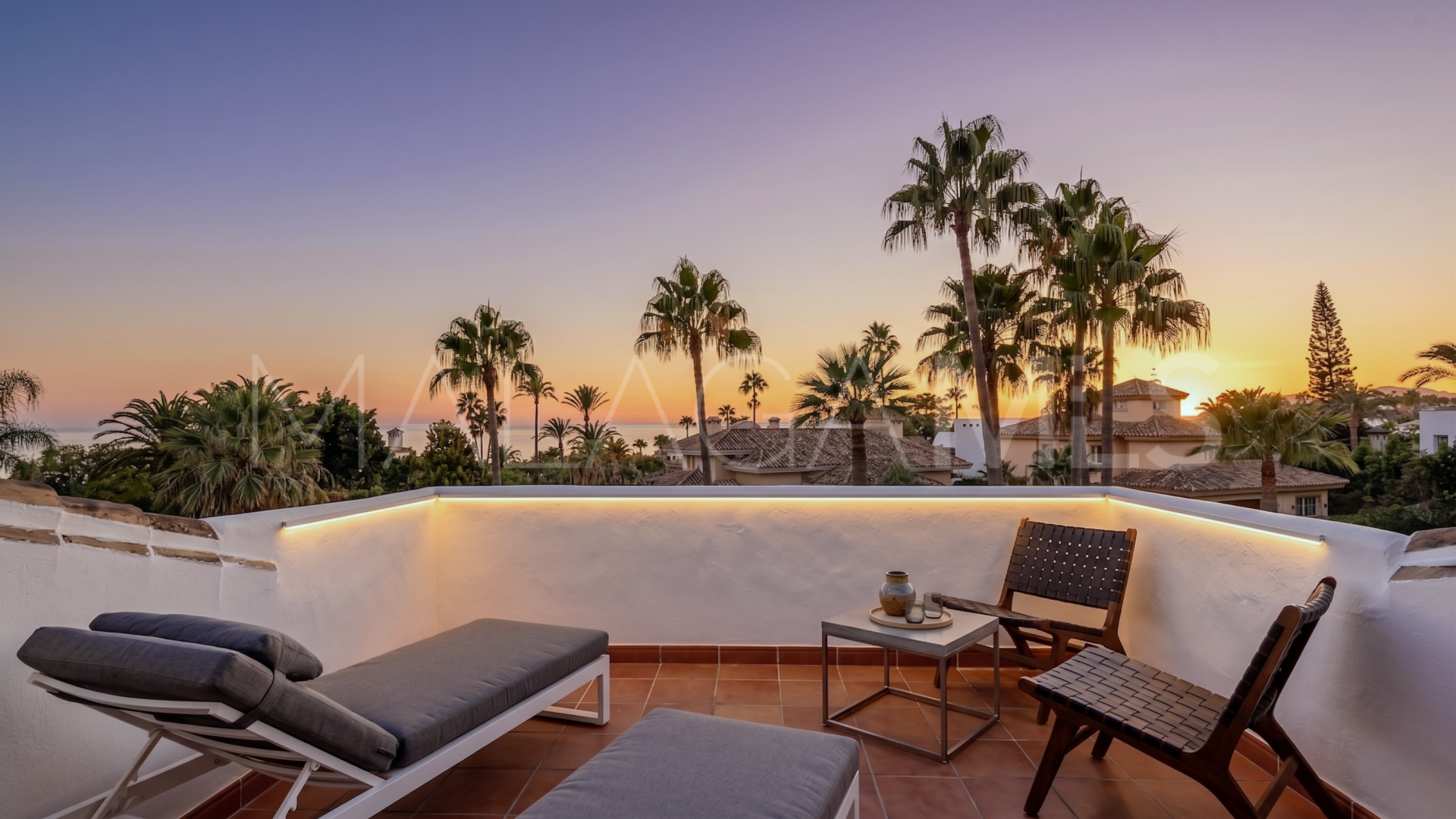 Buy villa in Las Chapas