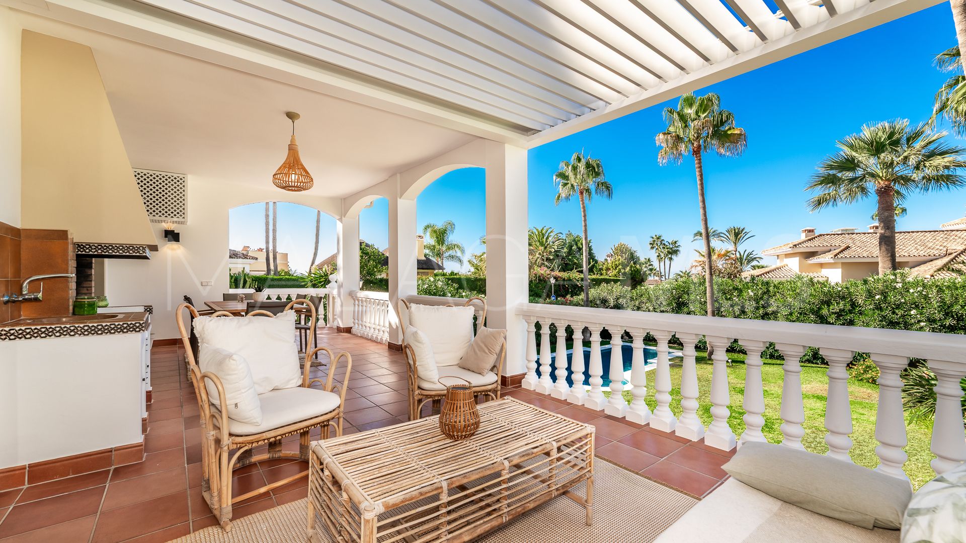 Villa for sale in Las Chapas de 4 bedrooms