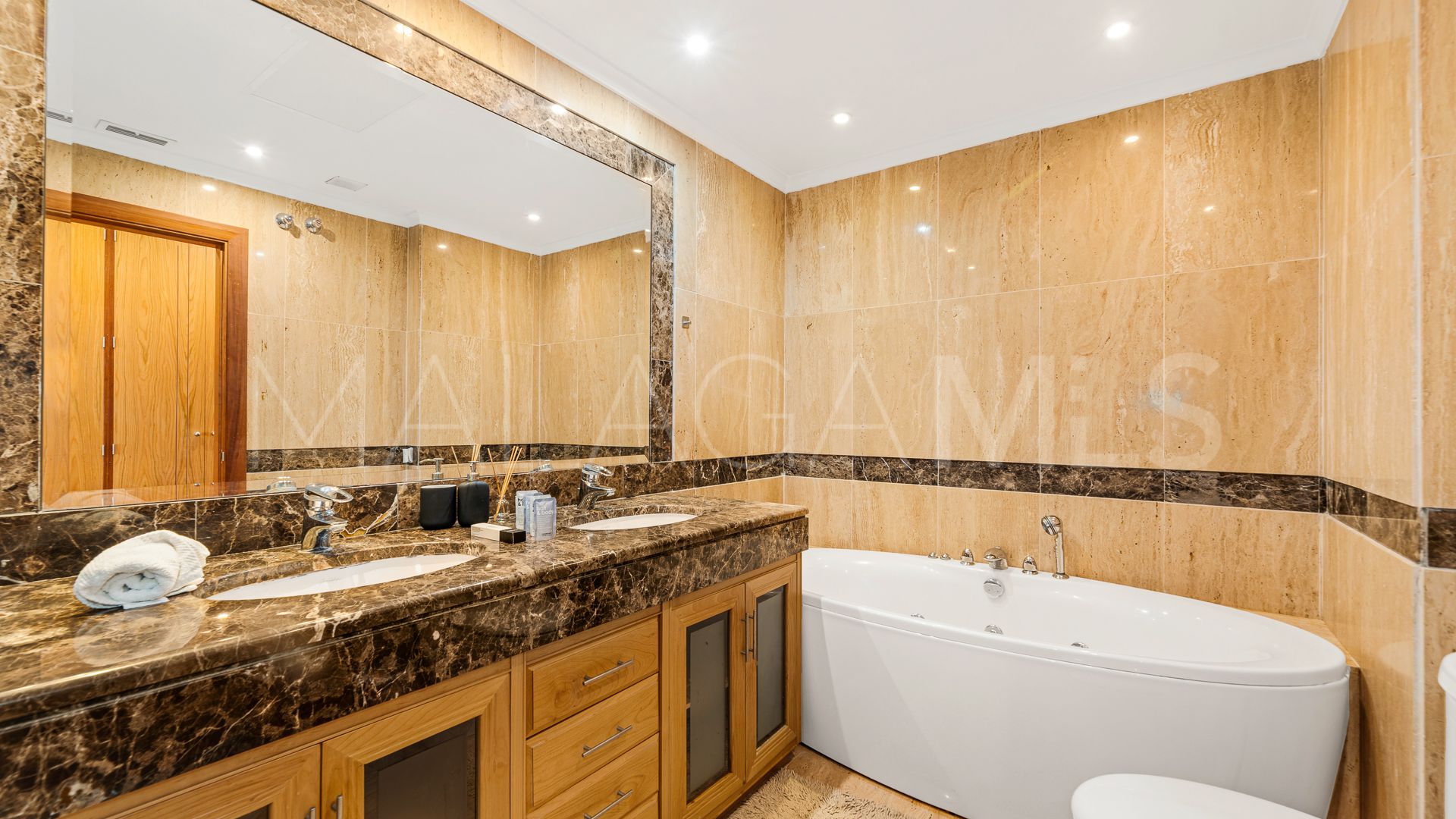 Lägenhet for sale in Marbella - Puerto Banus
