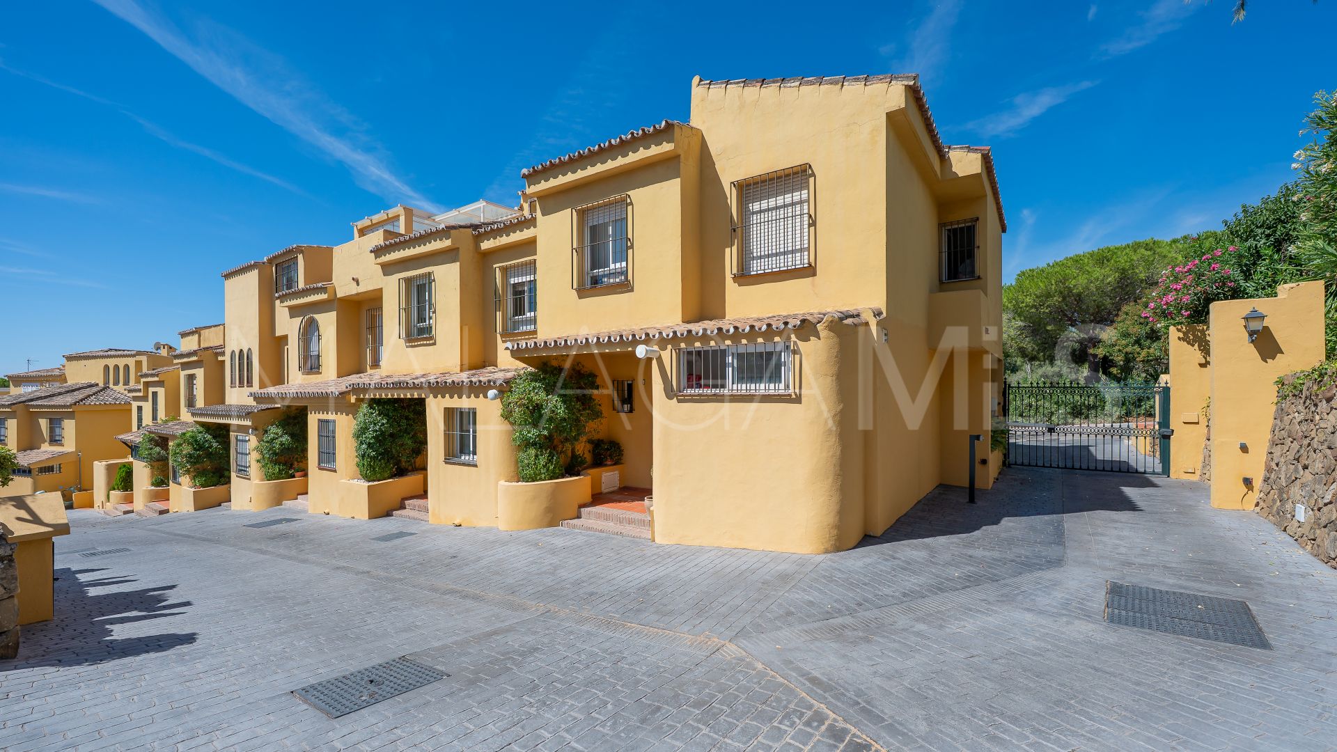Town house for sale in Marbella Golden Mile