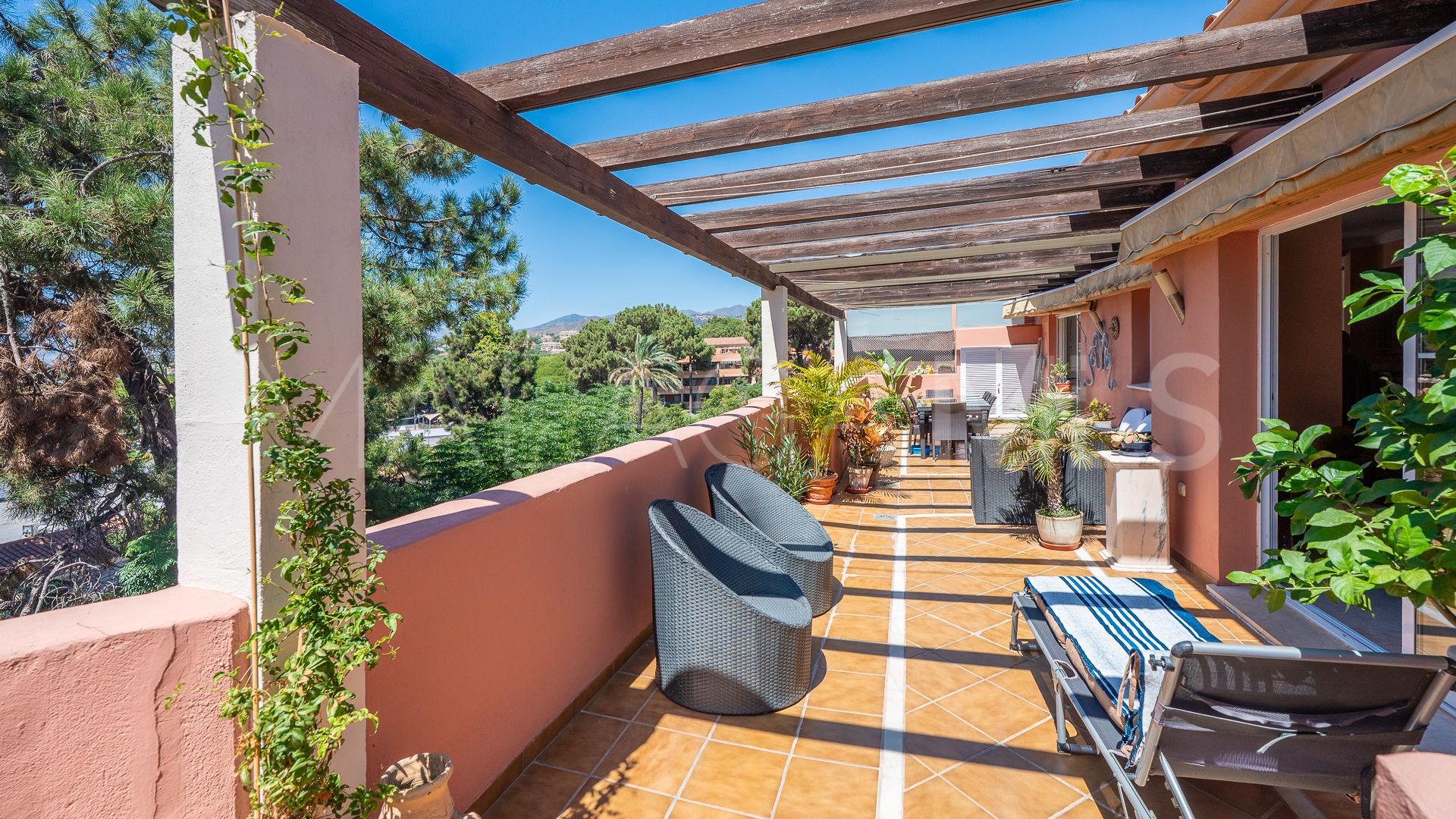 Appartement terrasse for sale in Elviria