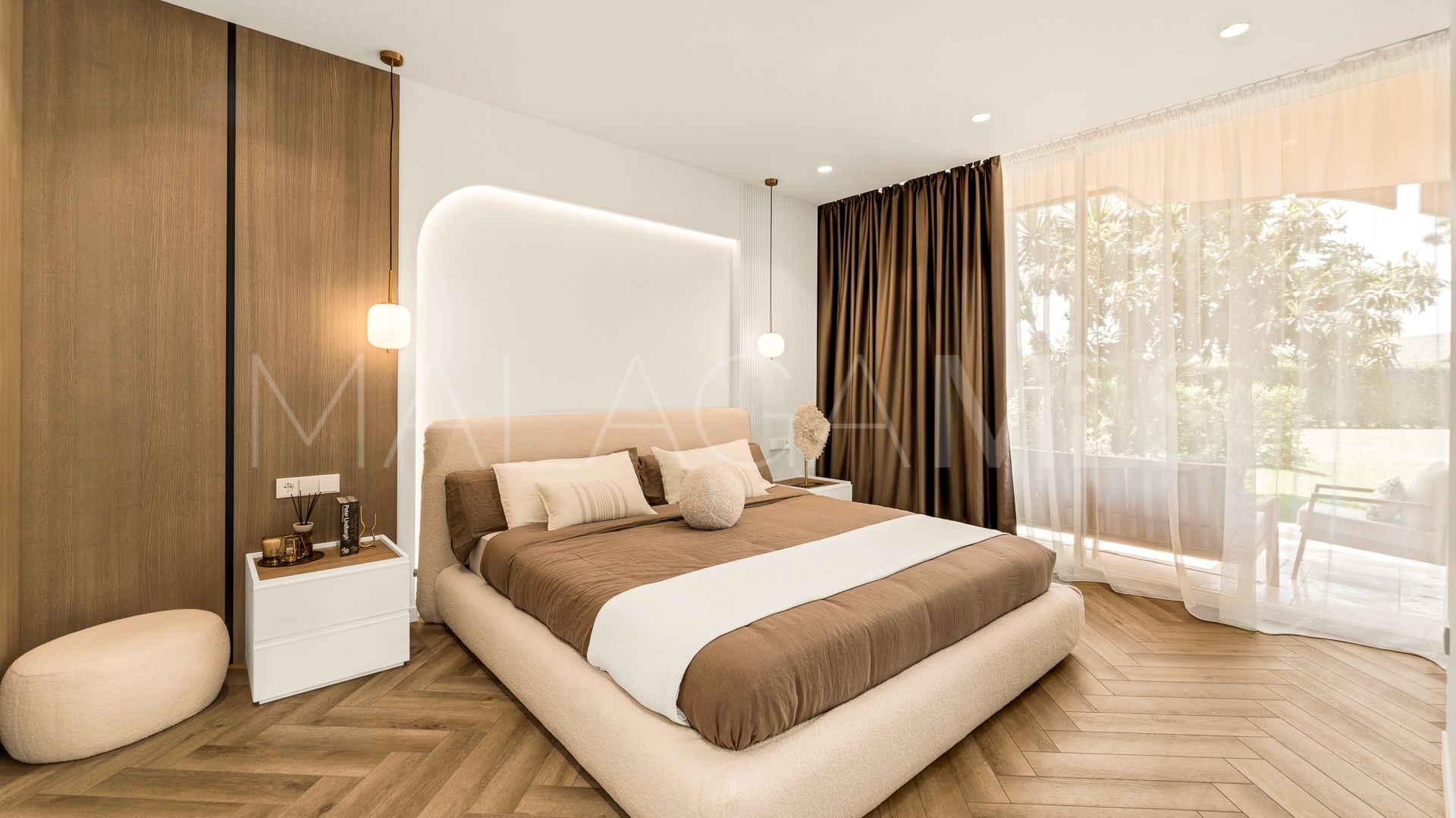 Ground floor apartment for sale in Nueva Andalucia with 3 bedrooms