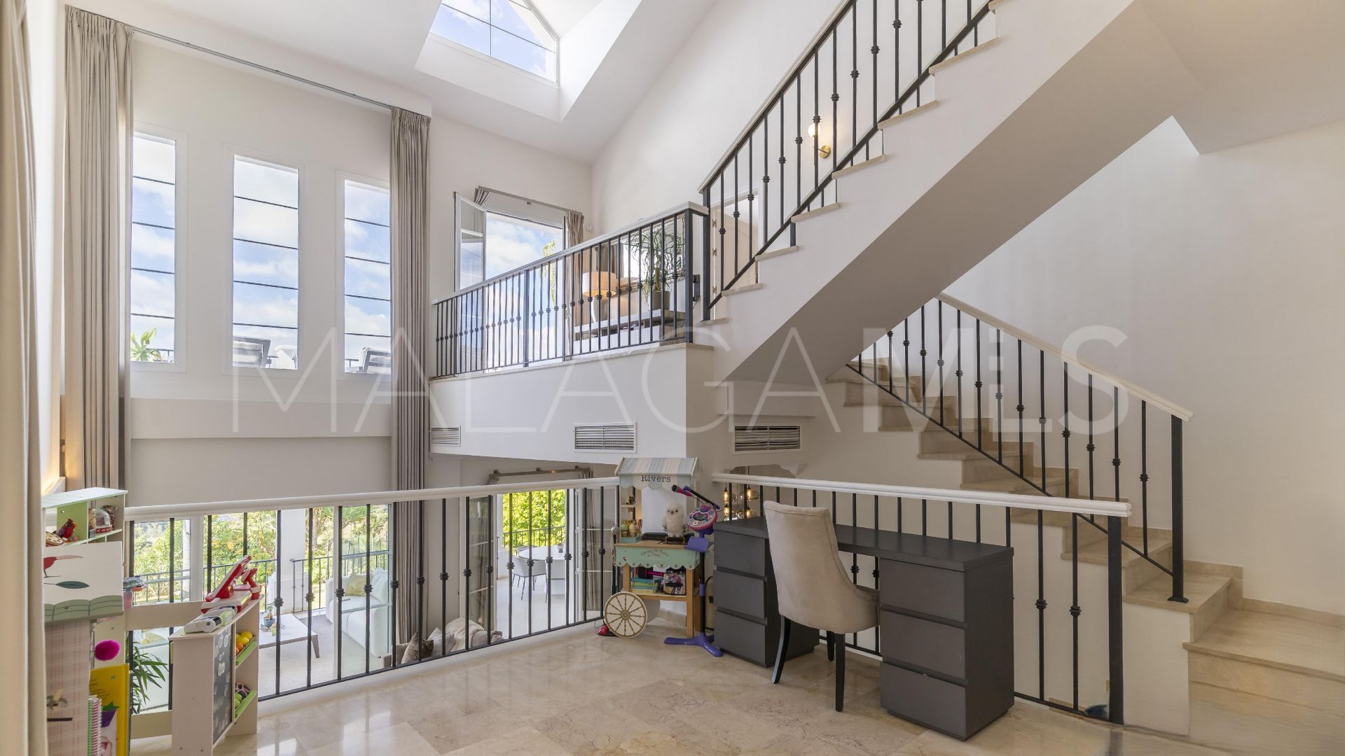 Hus i byn for sale in Istan