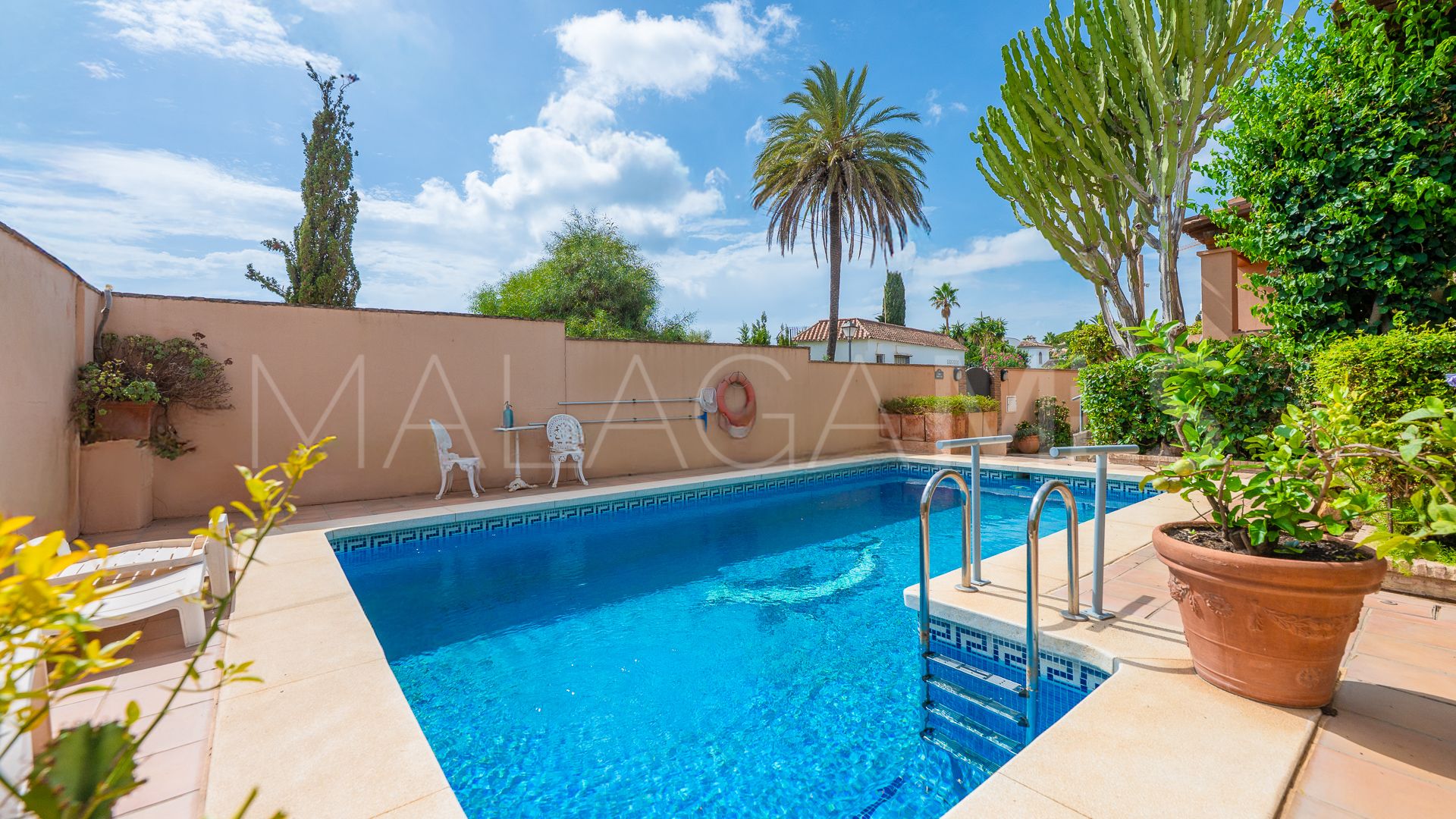 Buy Marbesa house with 4 bedrooms