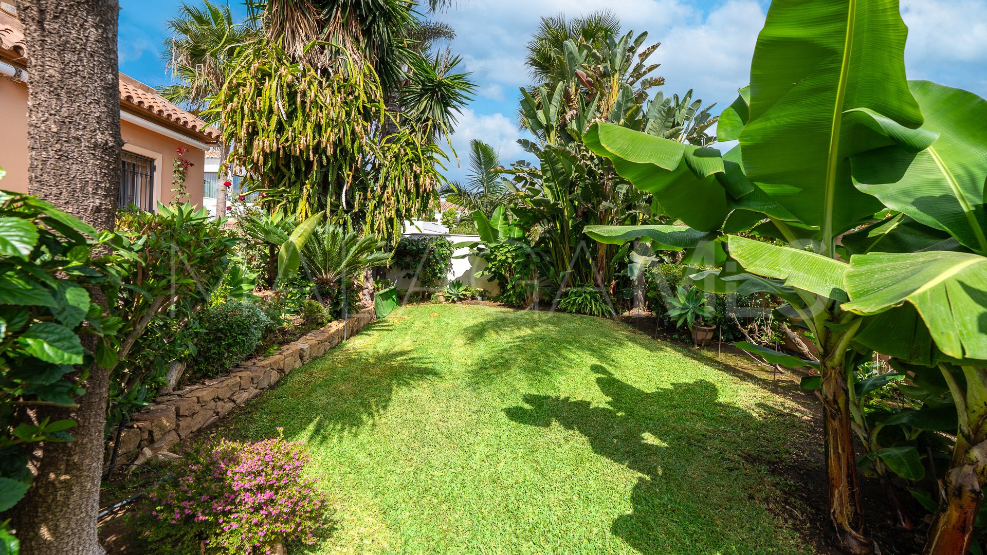 Buy Marbesa house with 4 bedrooms