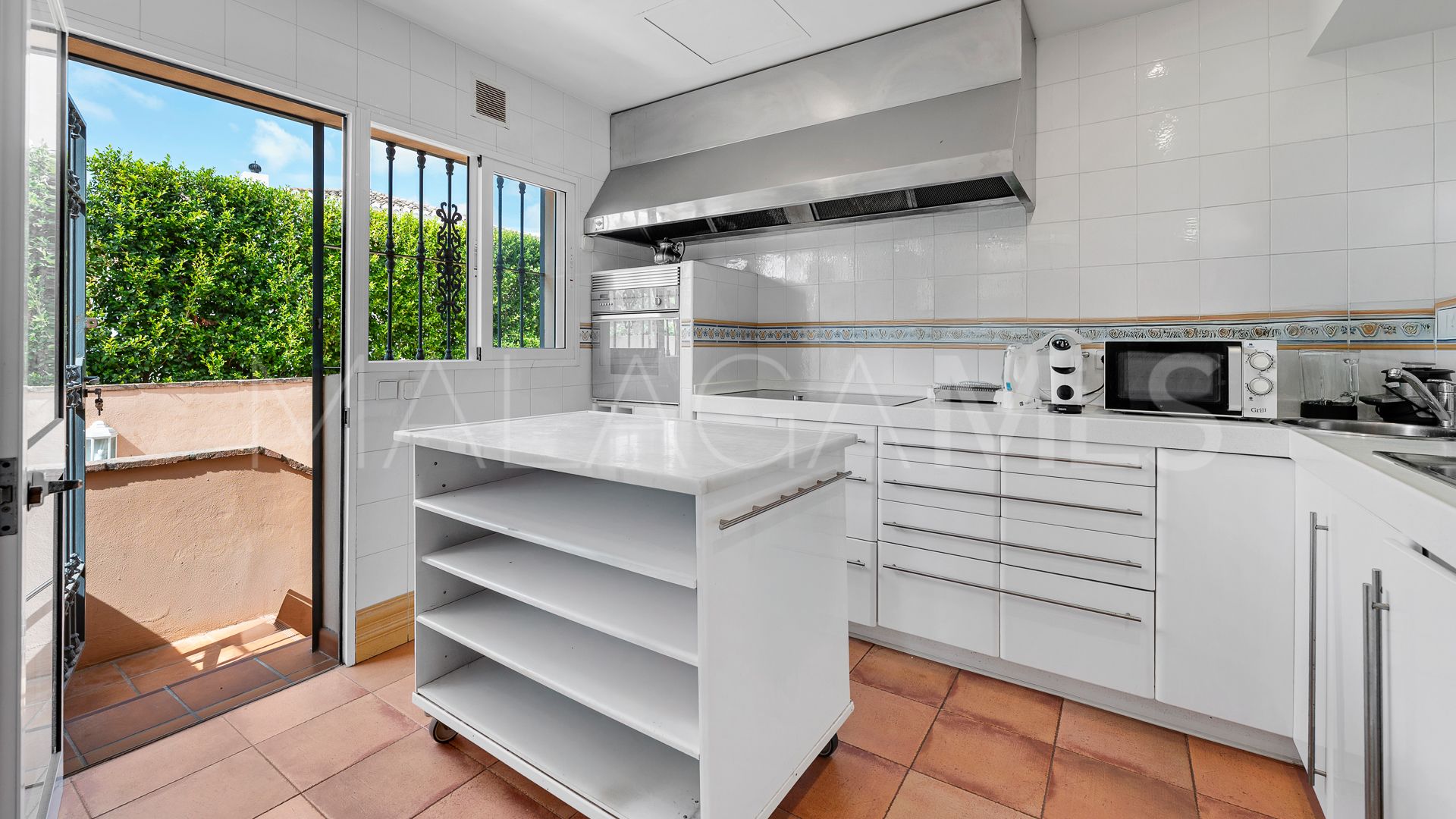 Buy Marbesa house with 4 bedrooms