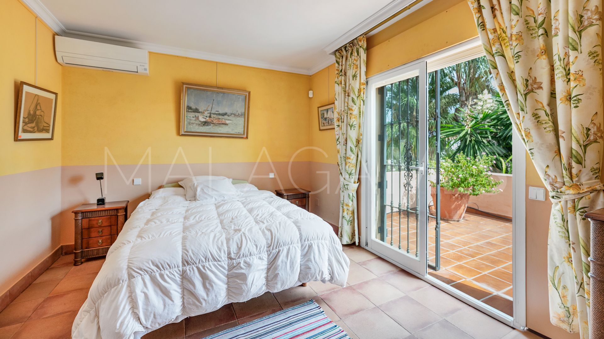 Buy Marbesa house with 4 bedrooms