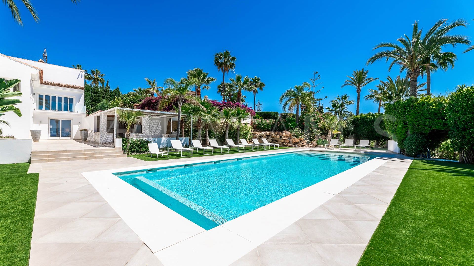 Villa for sale in Hacienda las Chapas