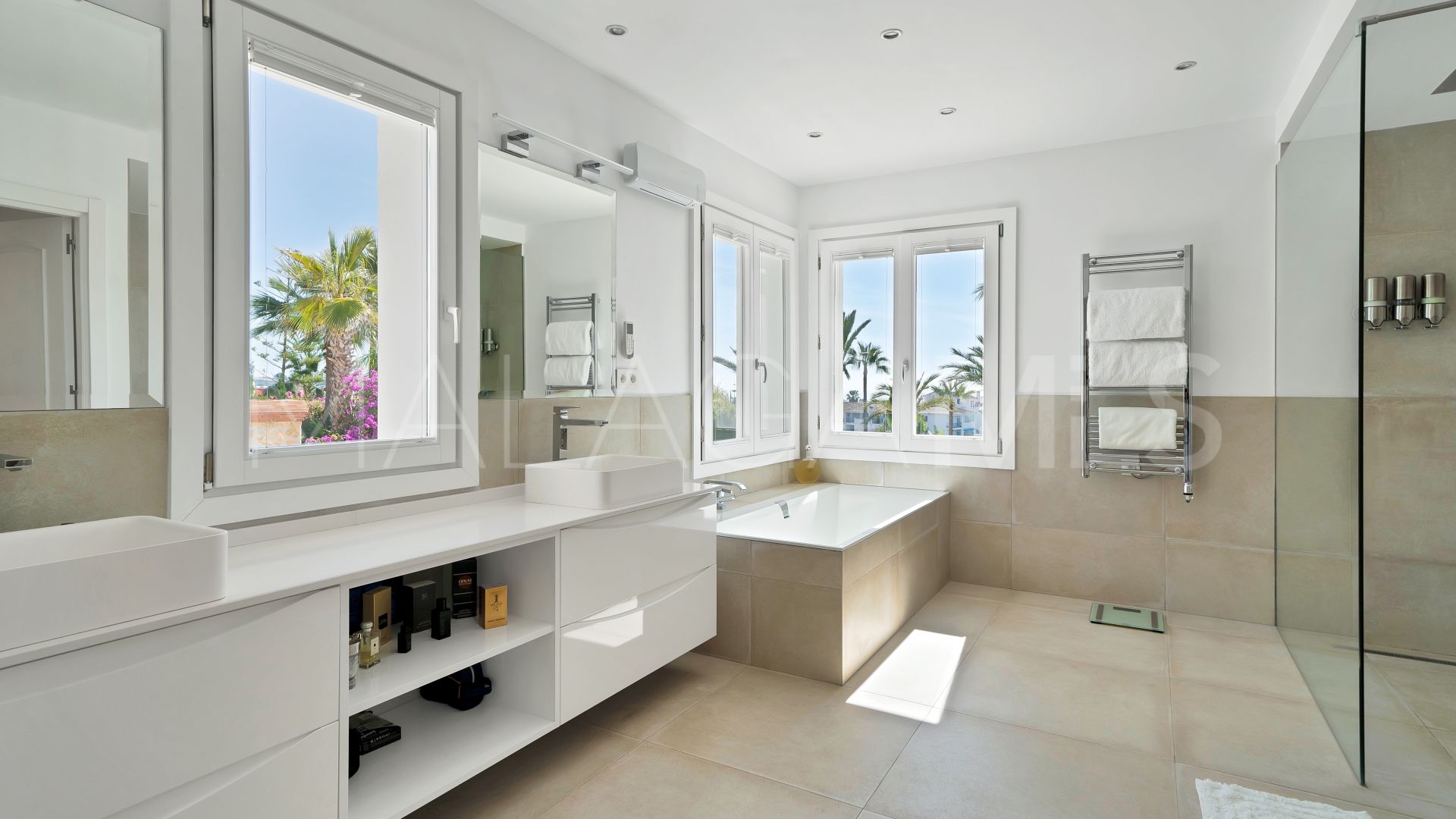 Villa for sale in Hacienda las Chapas