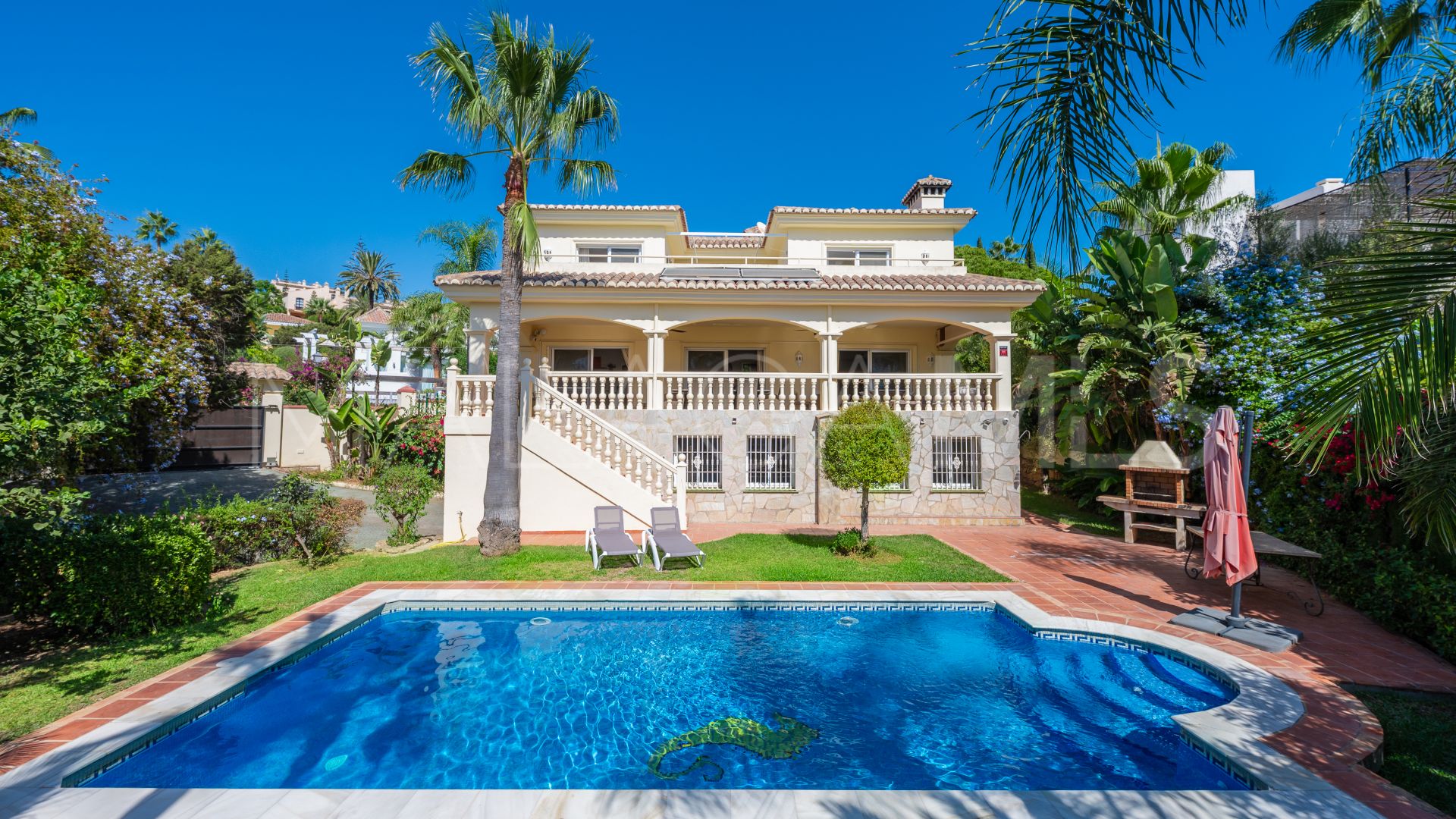 Se vende villa de 5 bedrooms in Marbesa