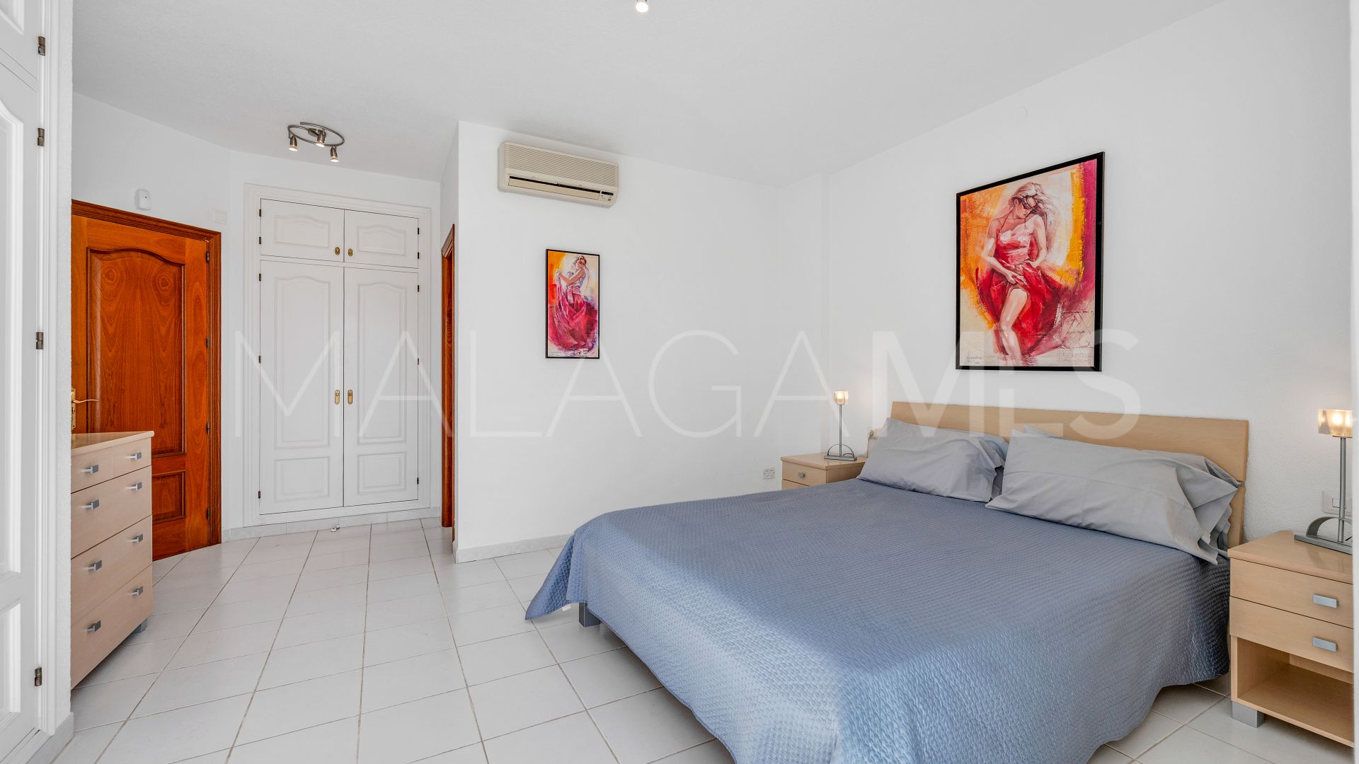 Se vende villa de 5 bedrooms in Marbesa