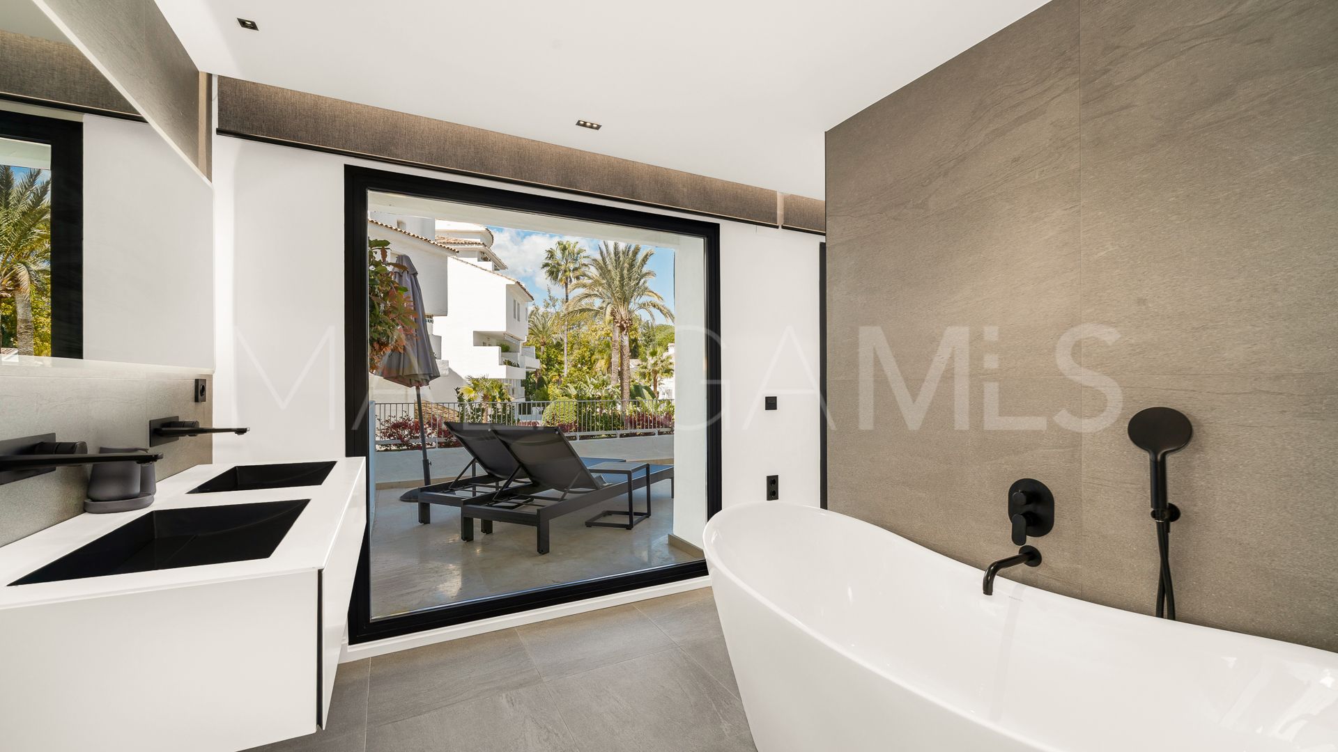 Rio Real, duplex for sale de 3 bedrooms