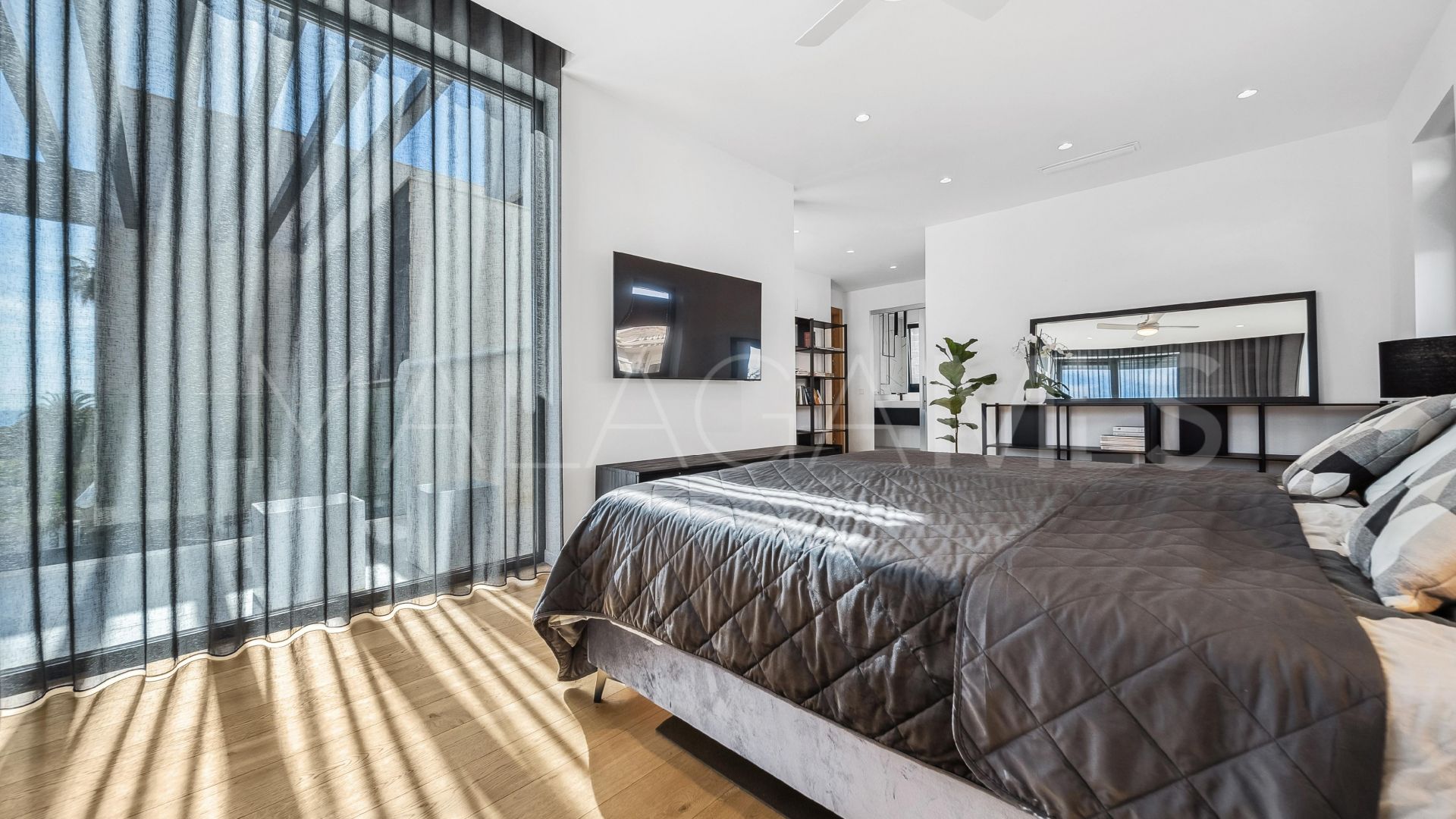 For sale villa in Marbesa