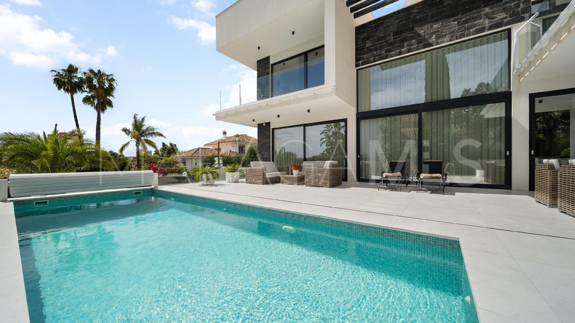 For sale villa in Marbesa