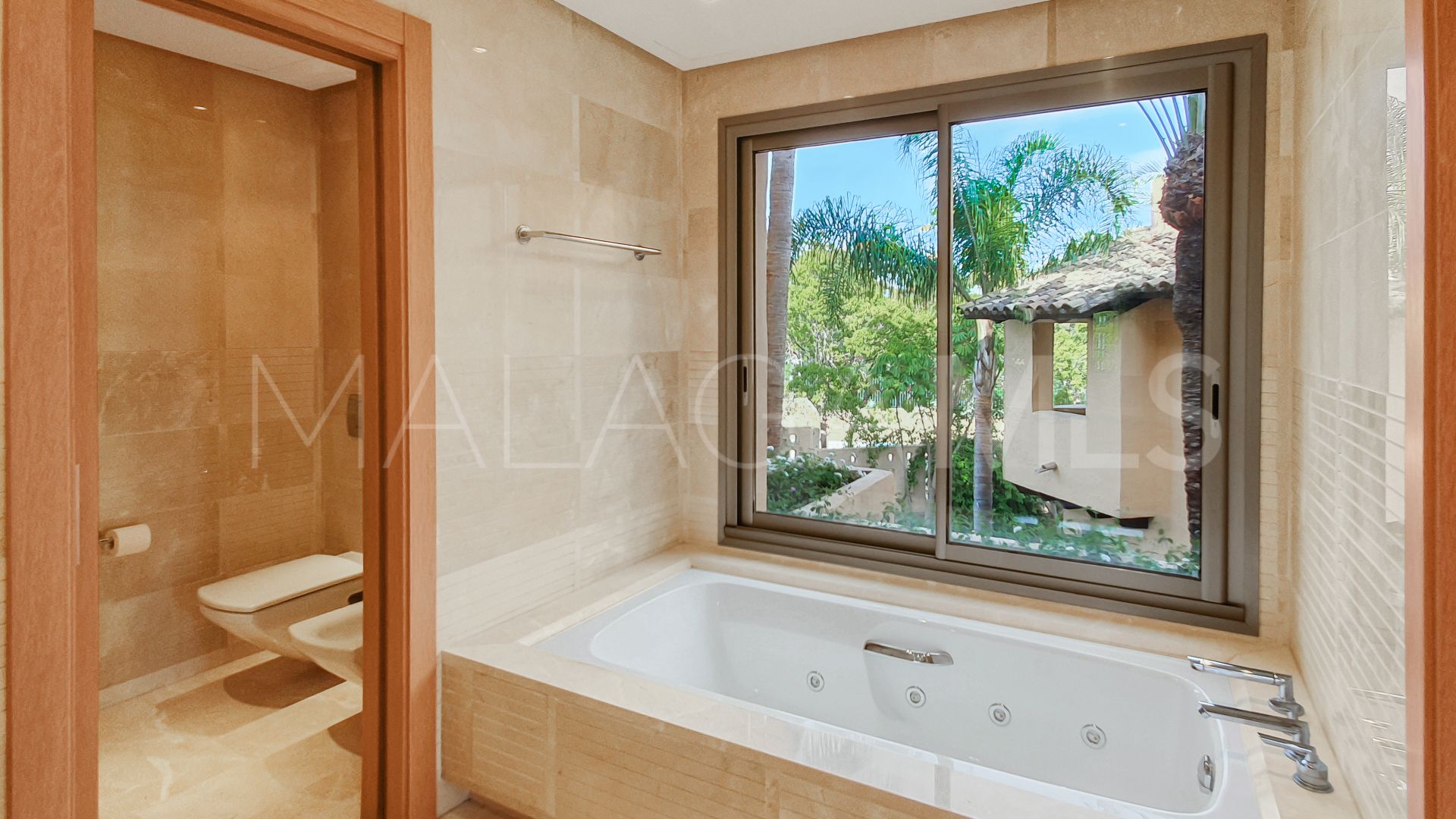 For sale apartment in Golden Mile with 3 bedrooms