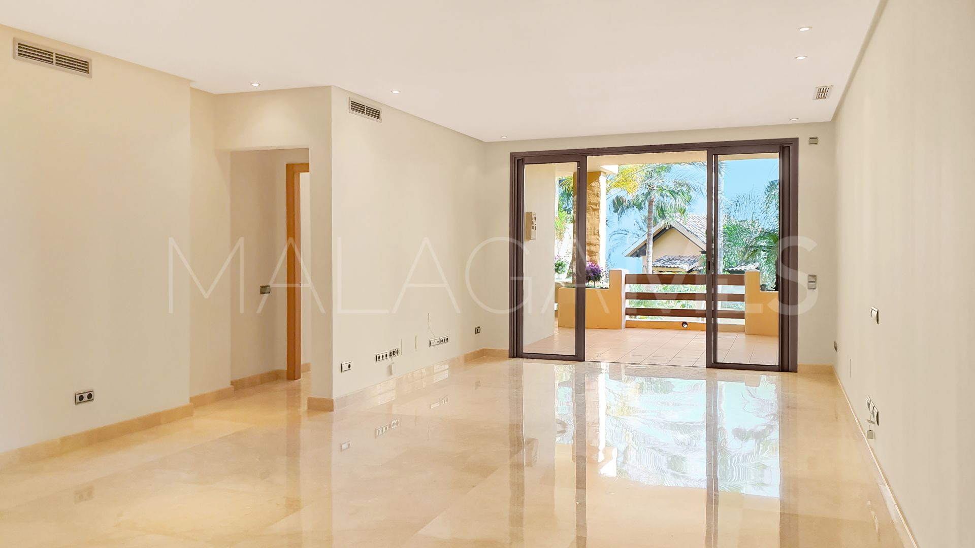 For sale apartment in Golden Mile with 3 bedrooms