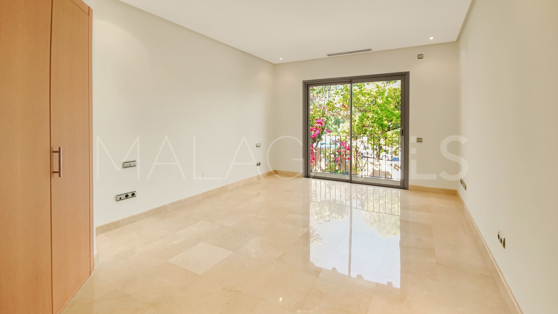 For sale apartment in Golden Mile with 3 bedrooms
