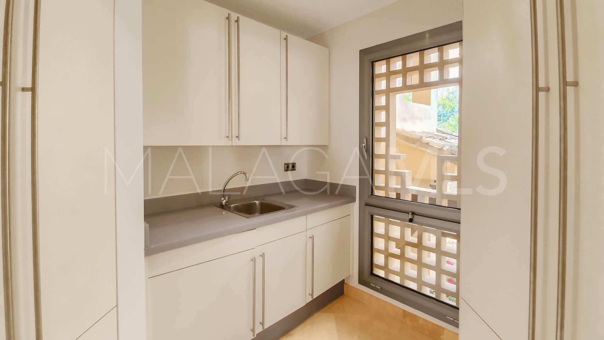 For sale apartment in Golden Mile with 3 bedrooms