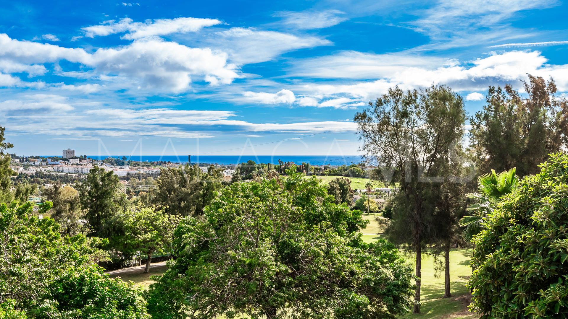 Pareado for sale in La Quinta de 5 bedrooms