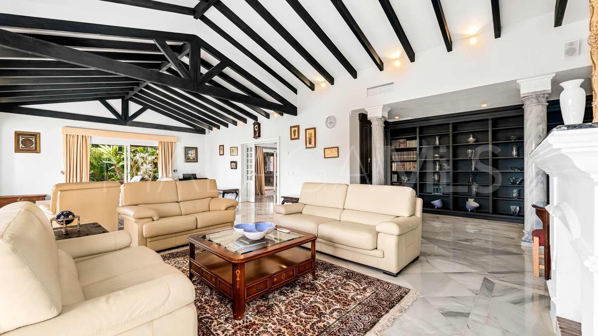 Pareado for sale in La Quinta de 5 bedrooms