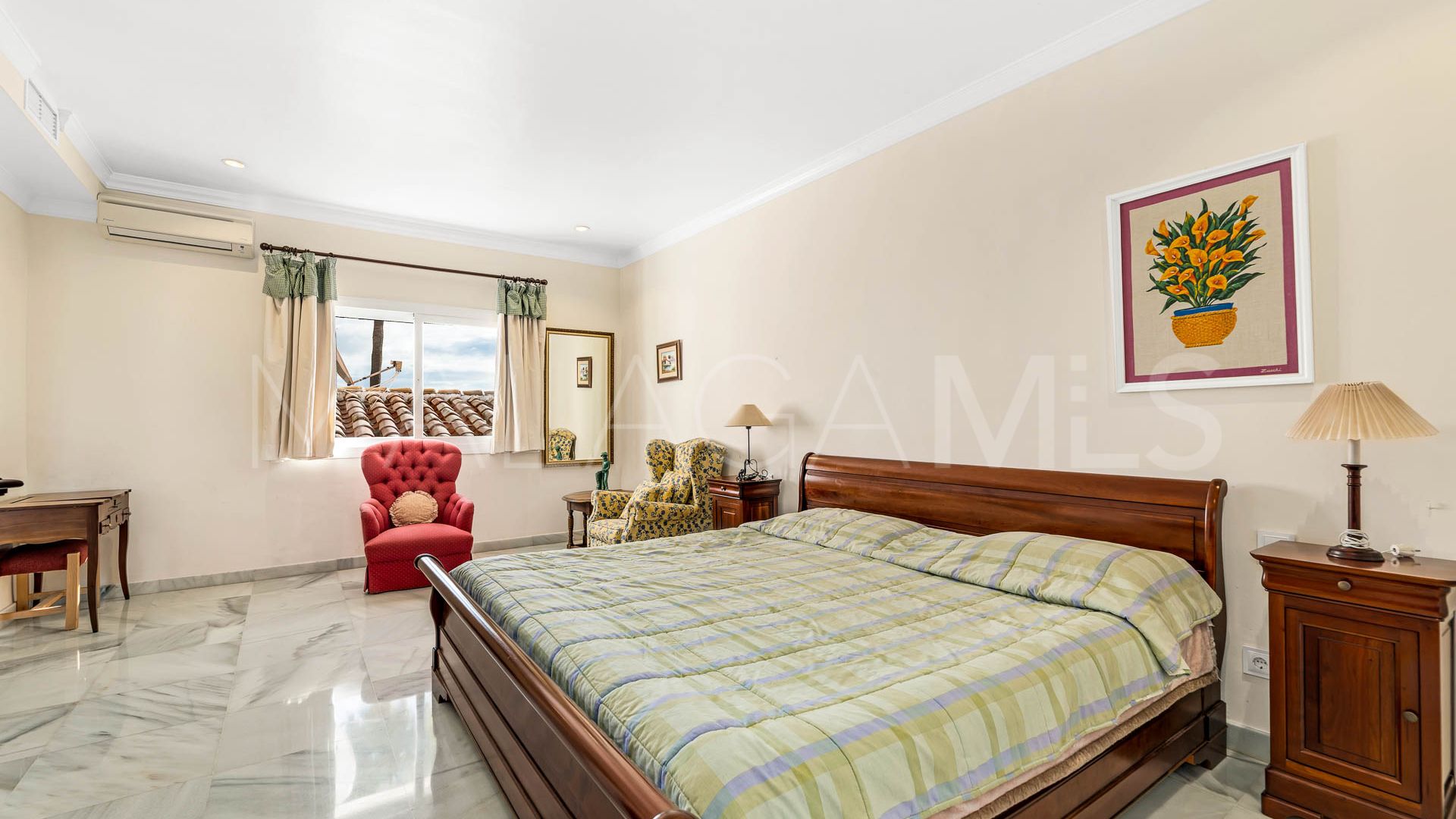 Pareado for sale in La Quinta de 5 bedrooms