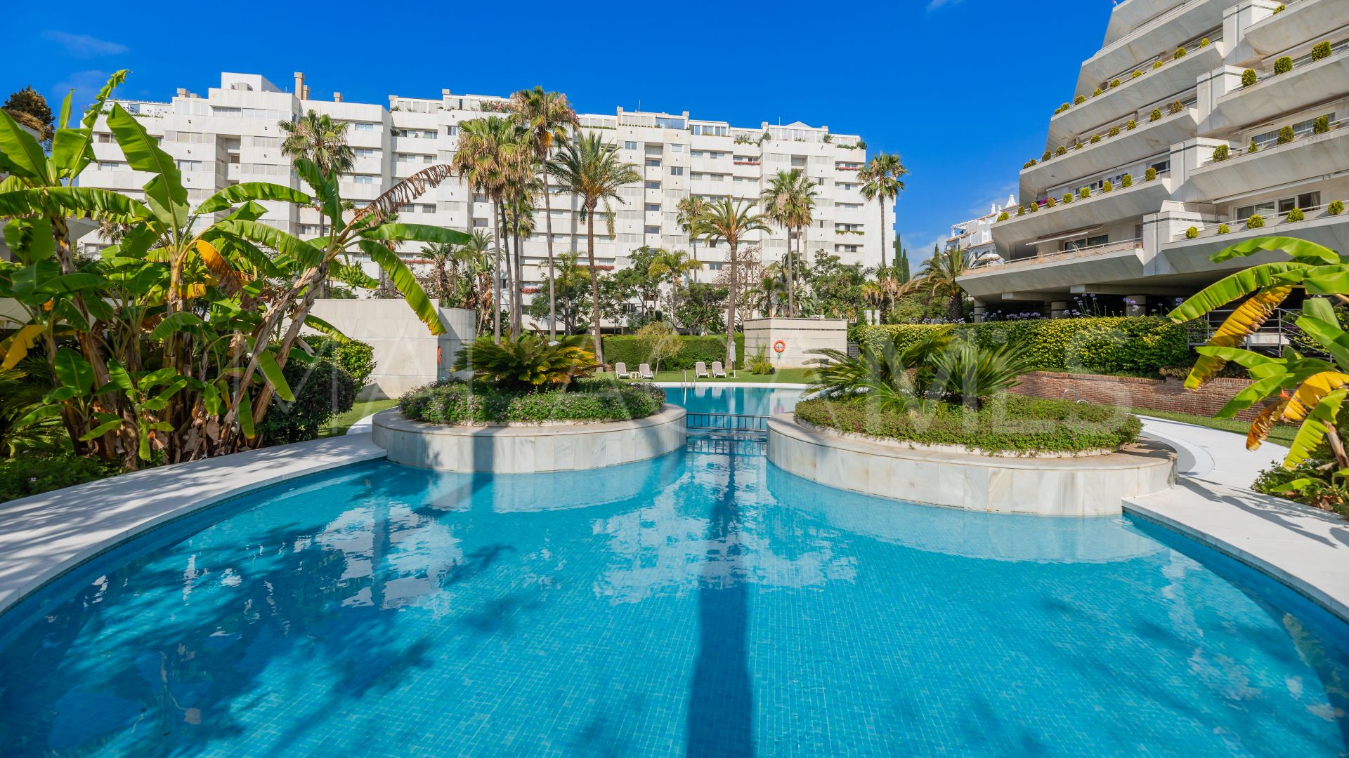 For sale 4 bedrooms apartment in Beach Side Golden Mile