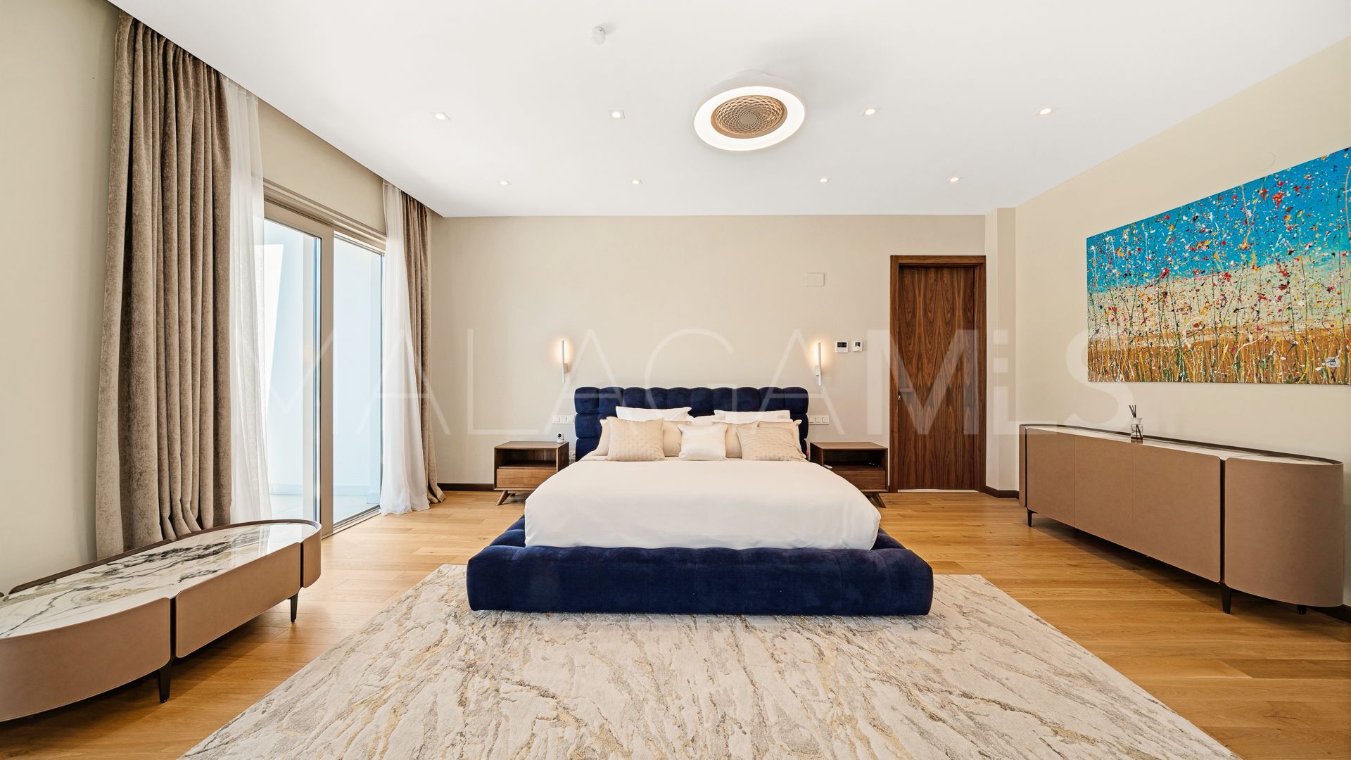 Villa for sale in Guadalmina Baja