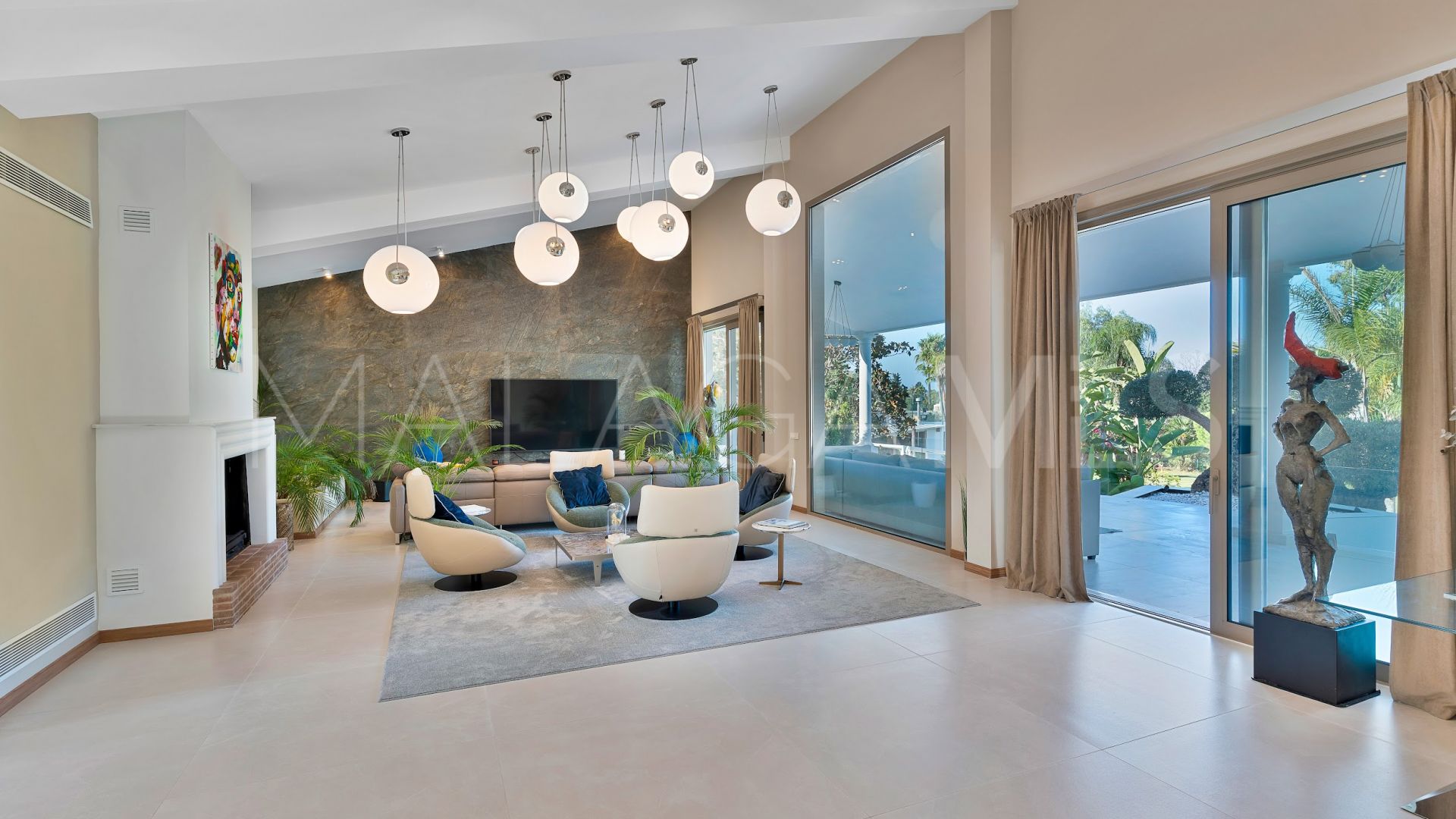 Villa for sale in Guadalmina Baja