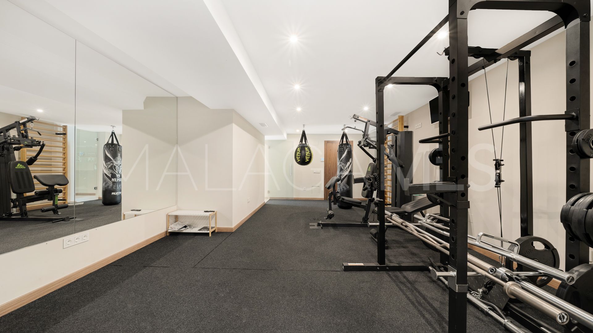 Villa for sale in Guadalmina Baja