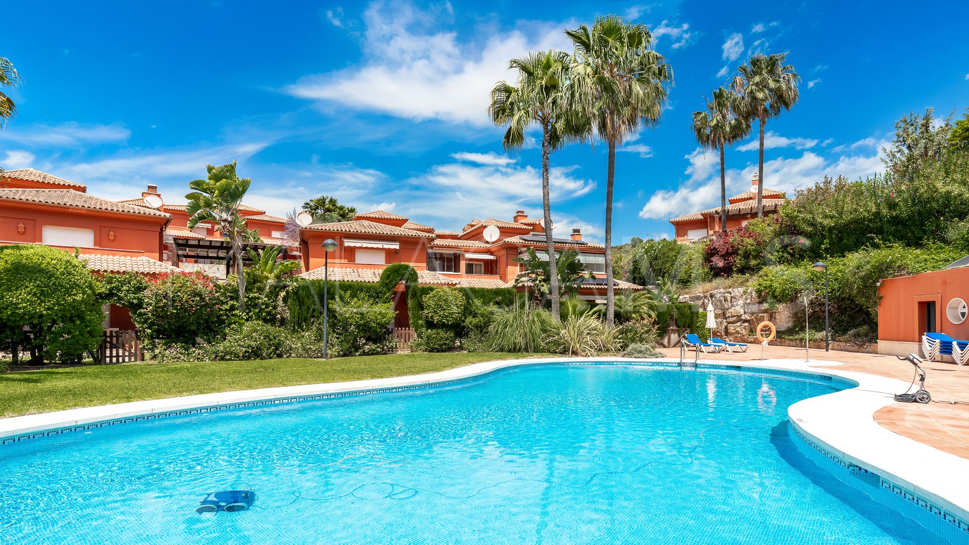 Doppelhaushälfte for sale in Los Monteros