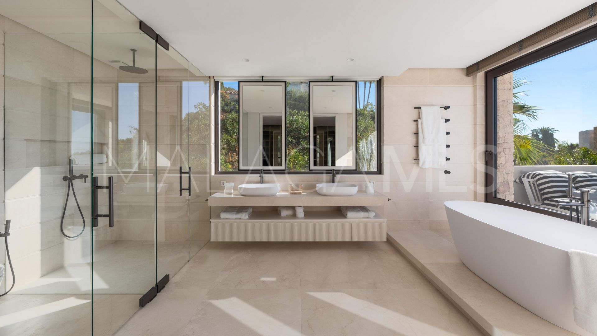 For sale 5 bedrooms villa in Marbella Hill Club