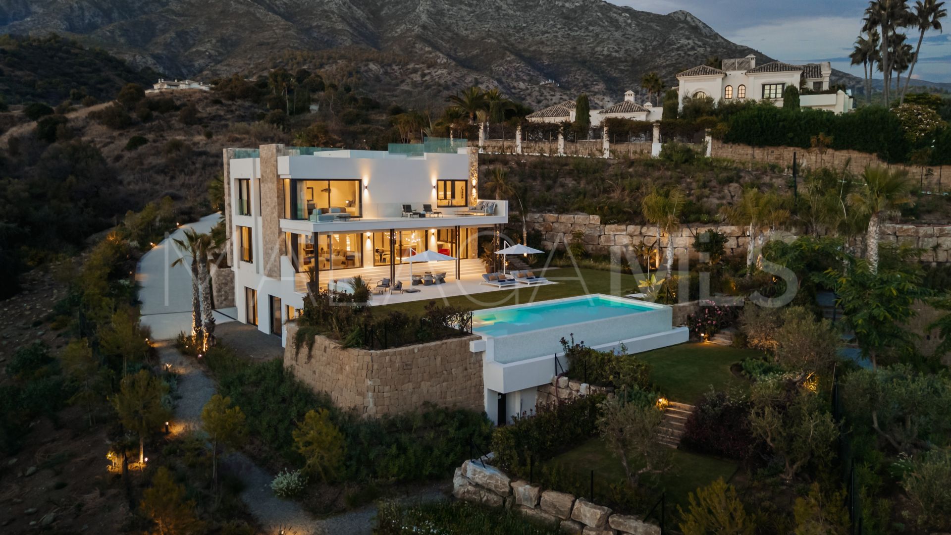 For sale 5 bedrooms villa in Marbella Hill Club