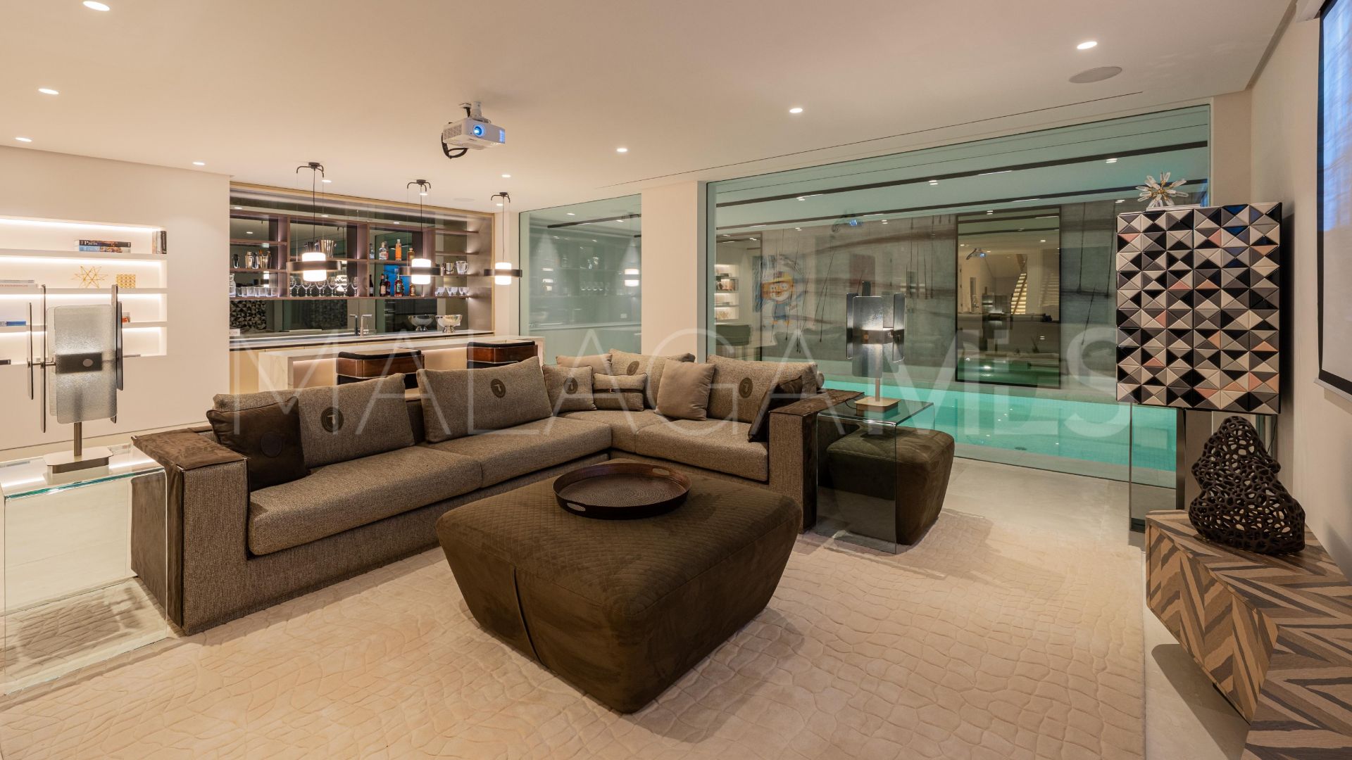 For sale 5 bedrooms villa in Marbella Hill Club