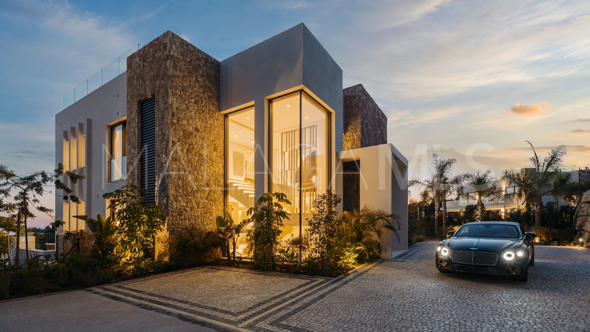 For sale villa in Marbella Hill Club