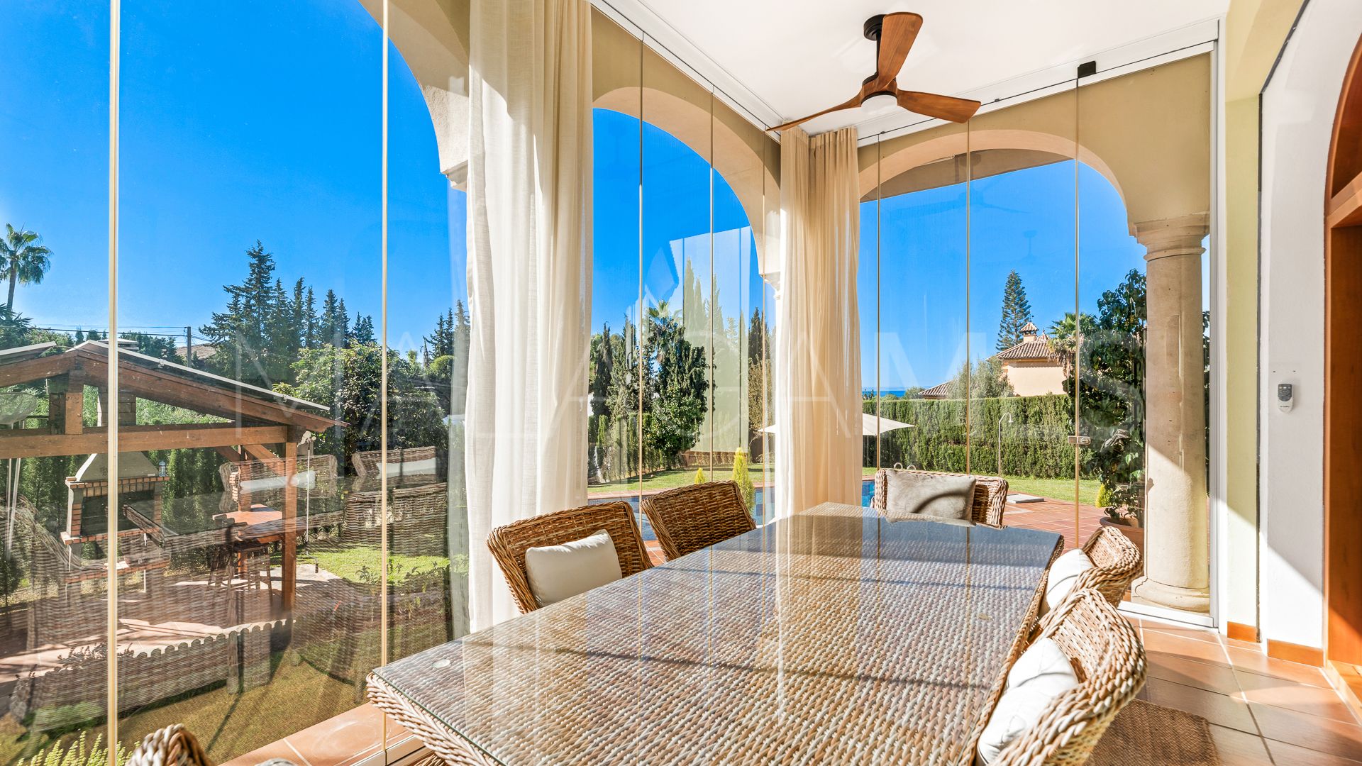 Se vende villa in El Rosario with 5 bedrooms