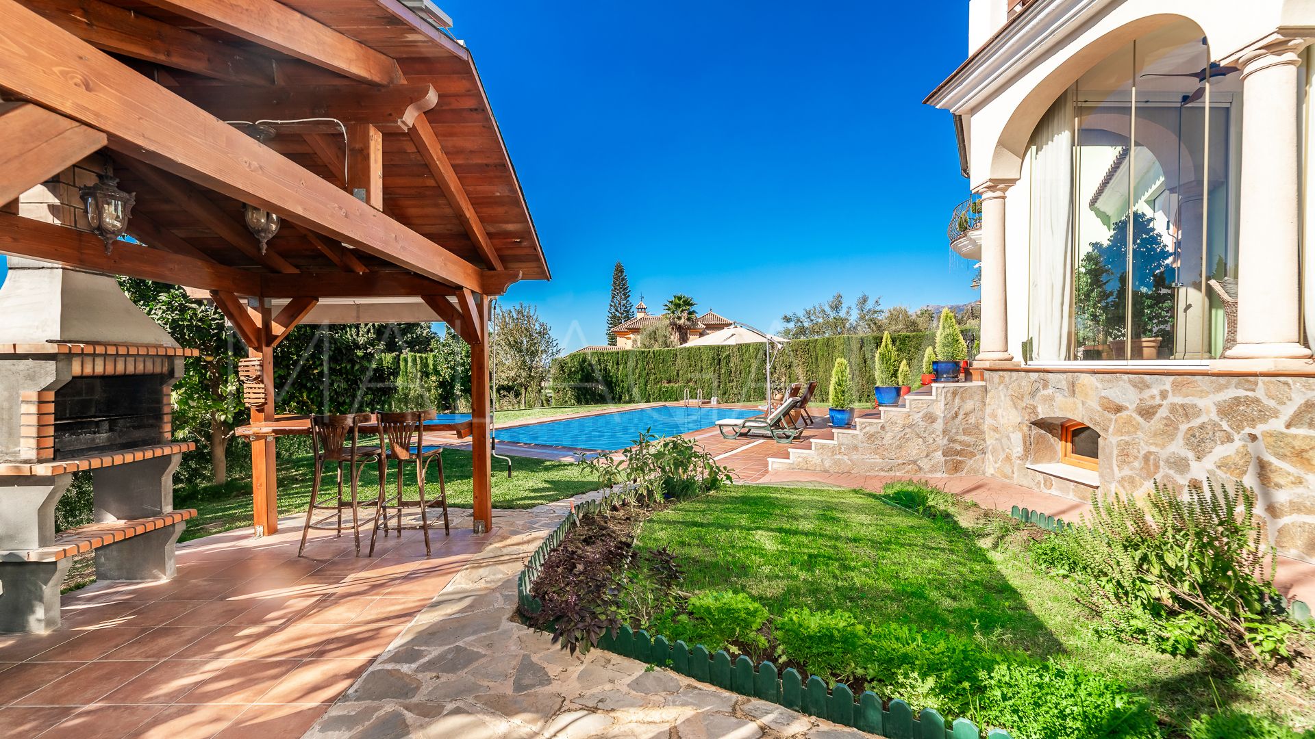 Se vende villa in El Rosario with 5 bedrooms